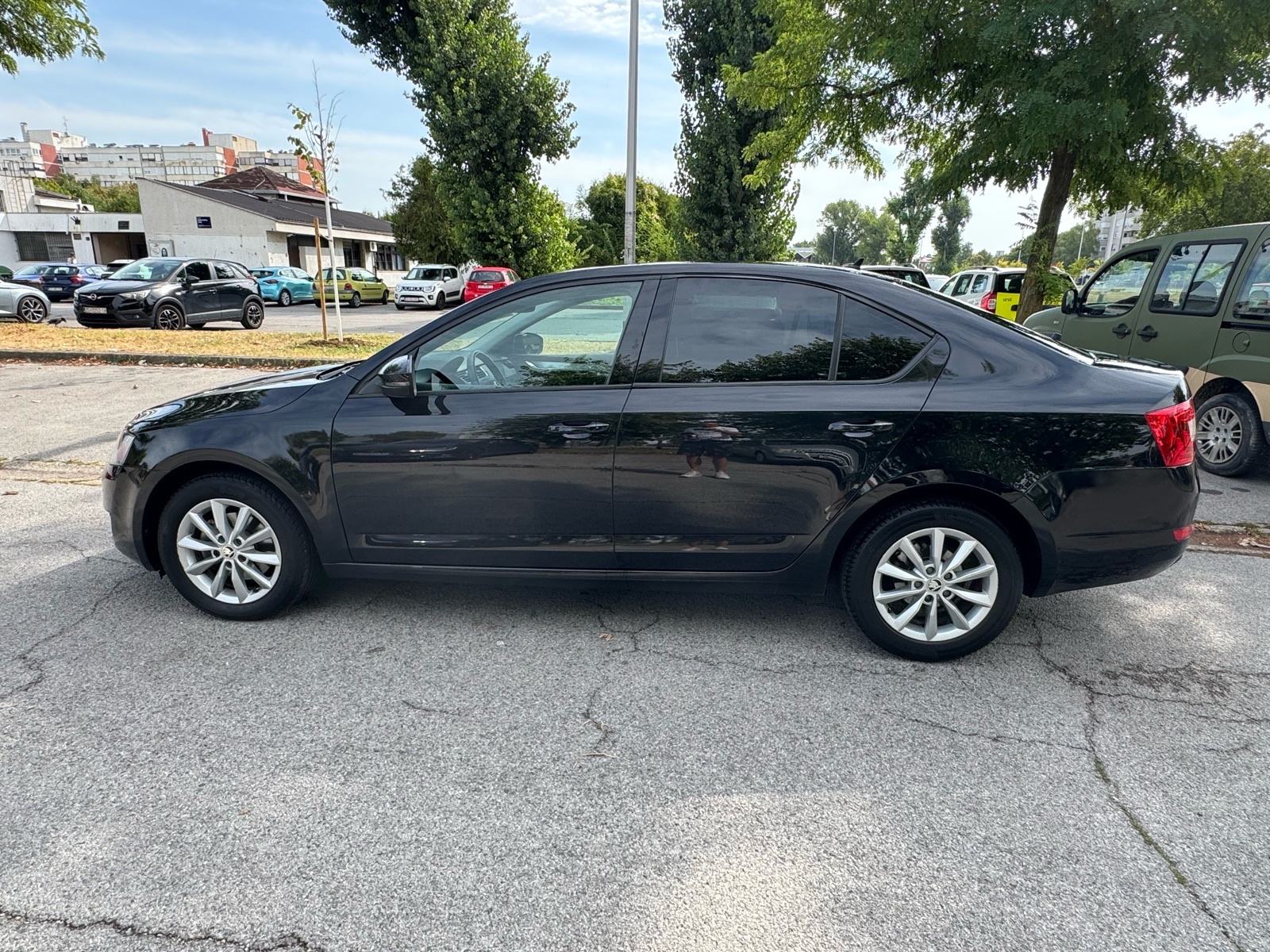 Škoda Octavia 2,0 TDI DSG, 86000km, Reg 8/27, fotografija 3