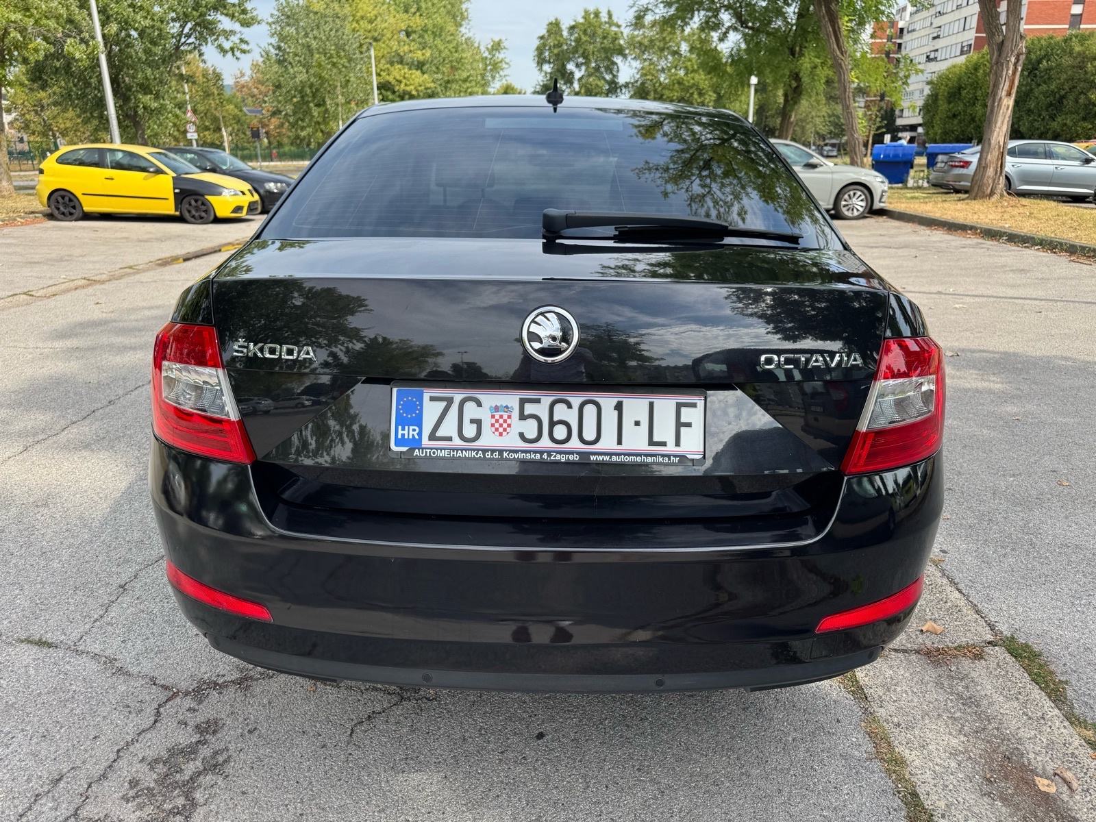 Škoda Octavia 2,0 TDI DSG, 86000km, Reg 8/27, fotografija 5