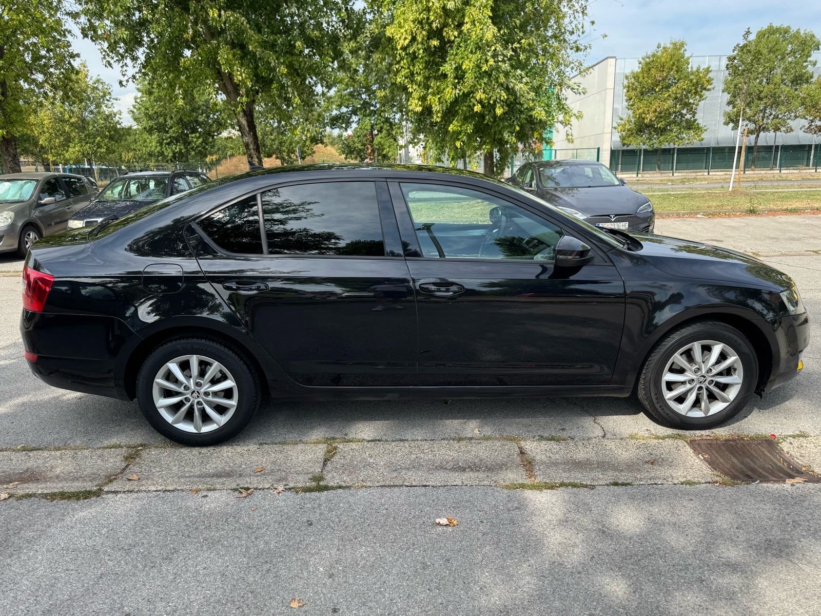 Škoda Octavia 2,0 TDI DSG, 86000km, Reg 8/27, fotografija 10