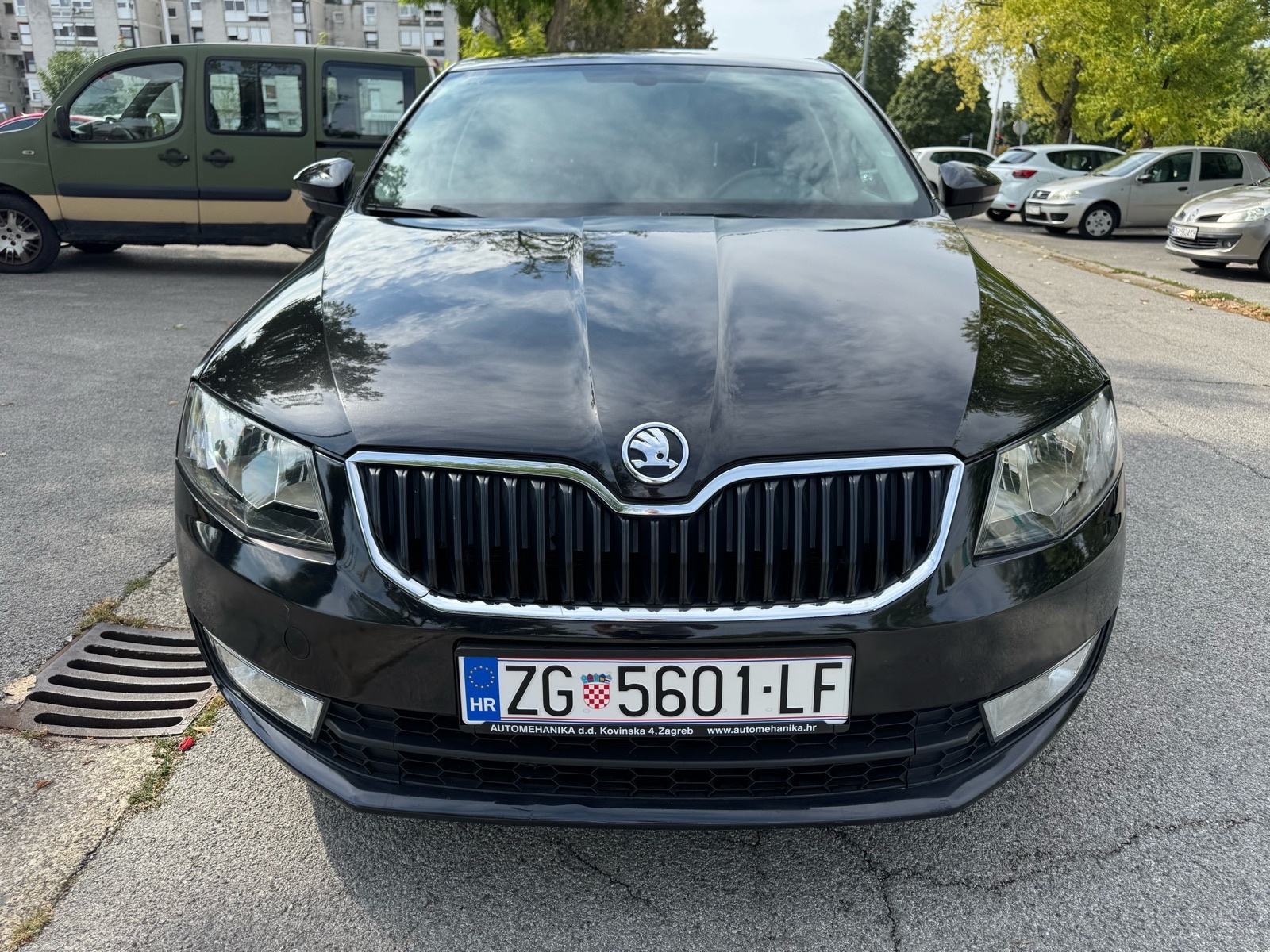 Škoda Octavia 2,0 TDI DSG, 86000km, Reg 8/27, fotografija 2
