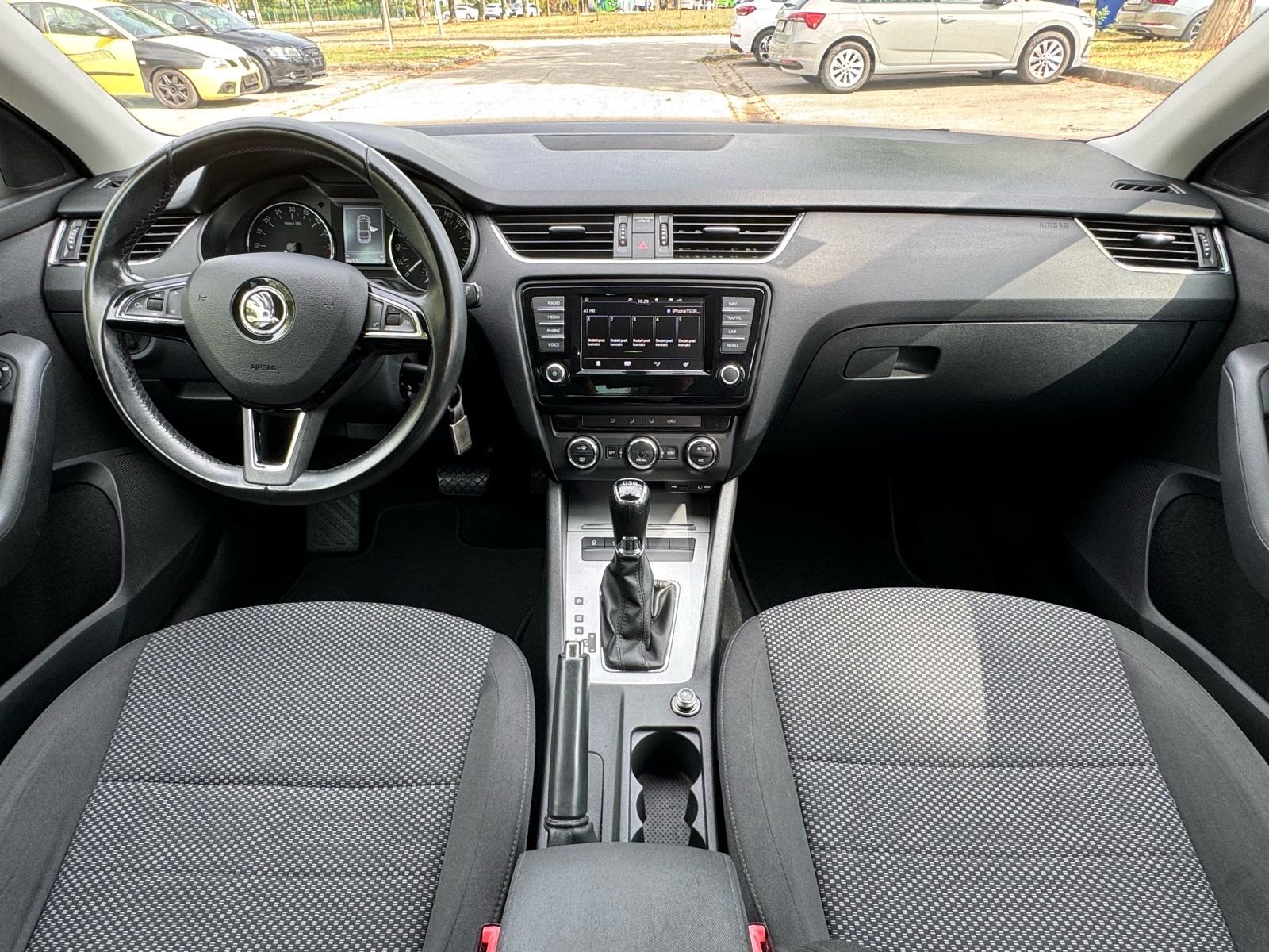 Škoda Octavia 2,0 TDI DSG, 86000km, Reg 8/27, fotografija 11