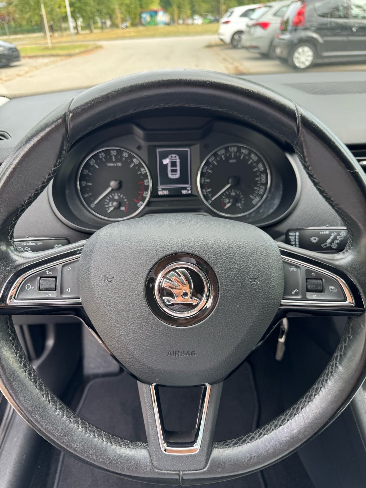 Škoda Octavia 2,0 TDI DSG, 86000km, Reg 8/27, fotografija 17