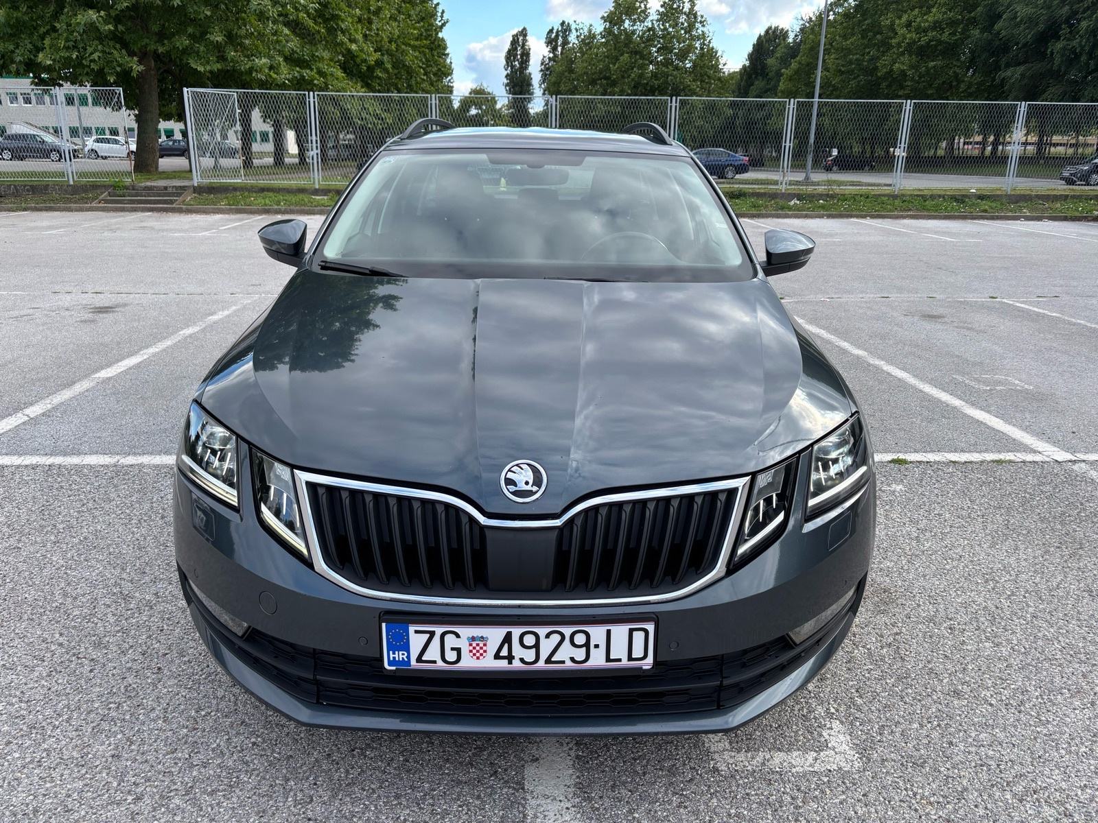 Škoda Octavia 2.0 TDI DSG aut. ,radar tempomat,odlično stanje, fotografija 2