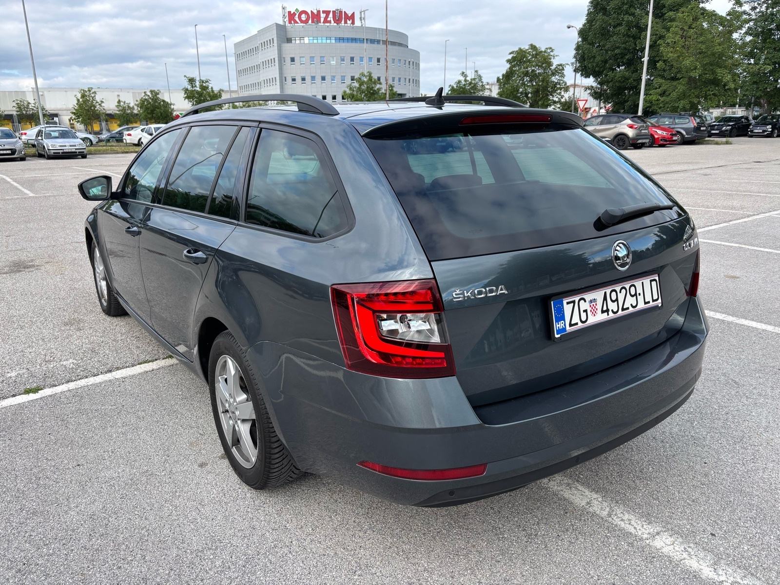Škoda Octavia 2.0 TDI DSG aut. ,radar tempomat,odlično stanje, fotografija 6