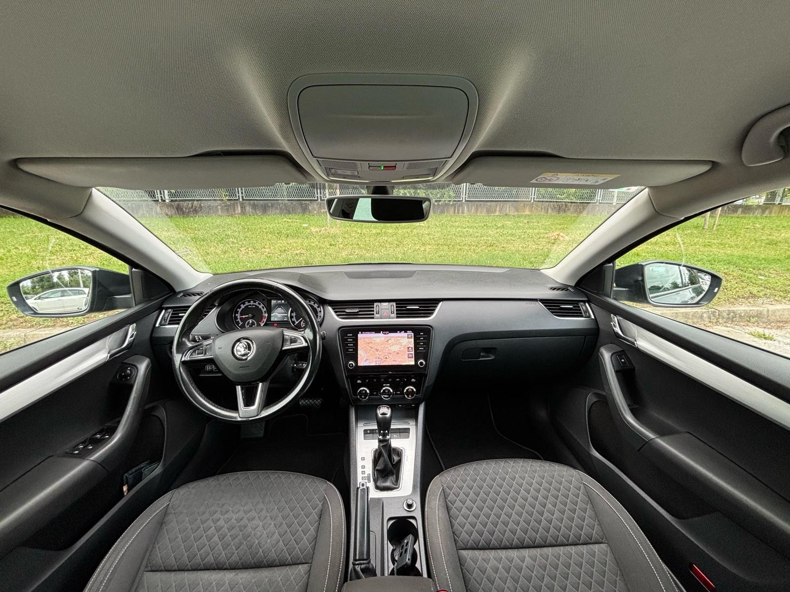 Škoda Octavia 2.0 TDI DSG aut. ,radar tempomat,odlično stanje, fotografija 7
