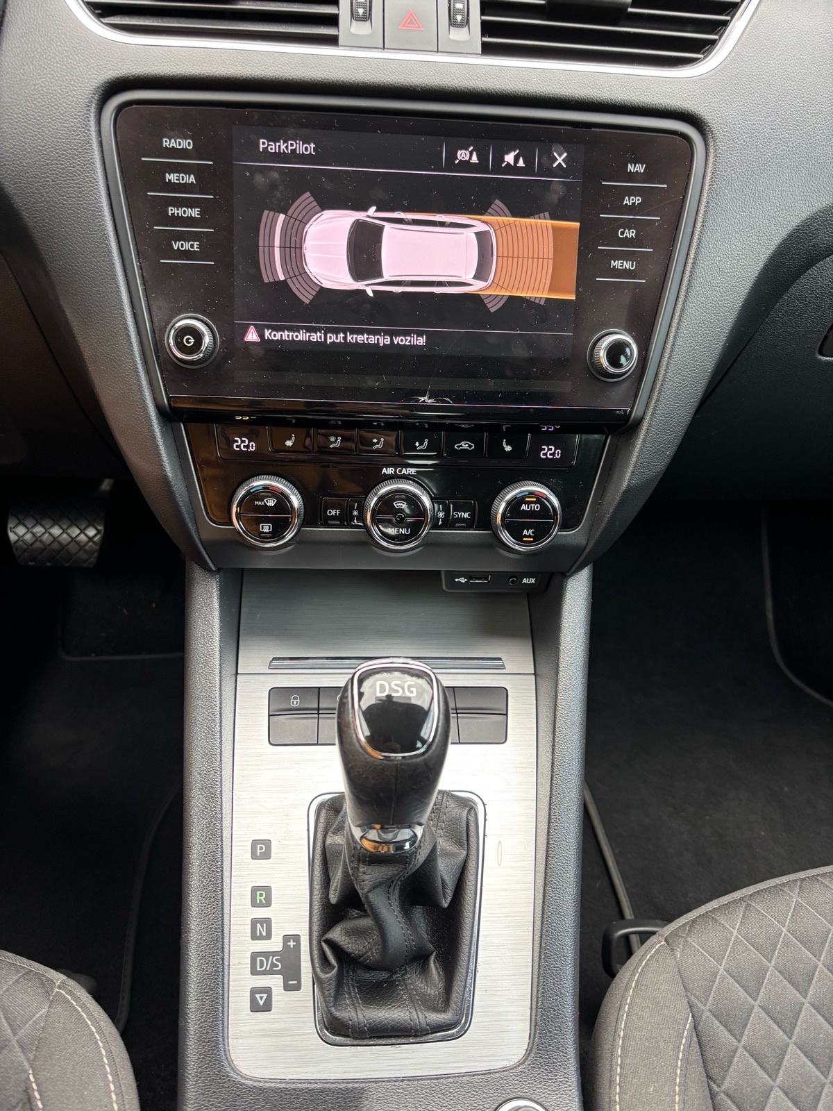 Škoda Octavia 2.0 TDI DSG aut. ,radar tempomat,odlično stanje, fotografija 8