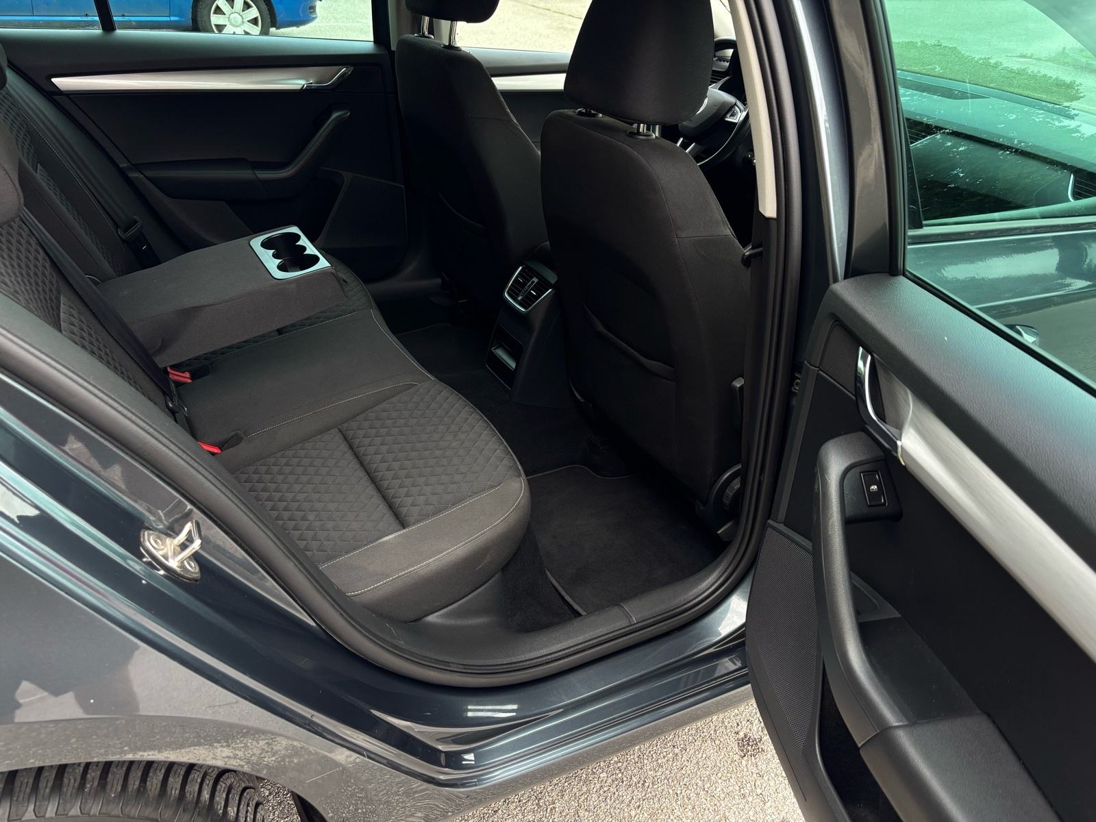 Škoda Octavia 2.0 TDI DSG aut. ,radar tempomat,odlično stanje, fotografija 14