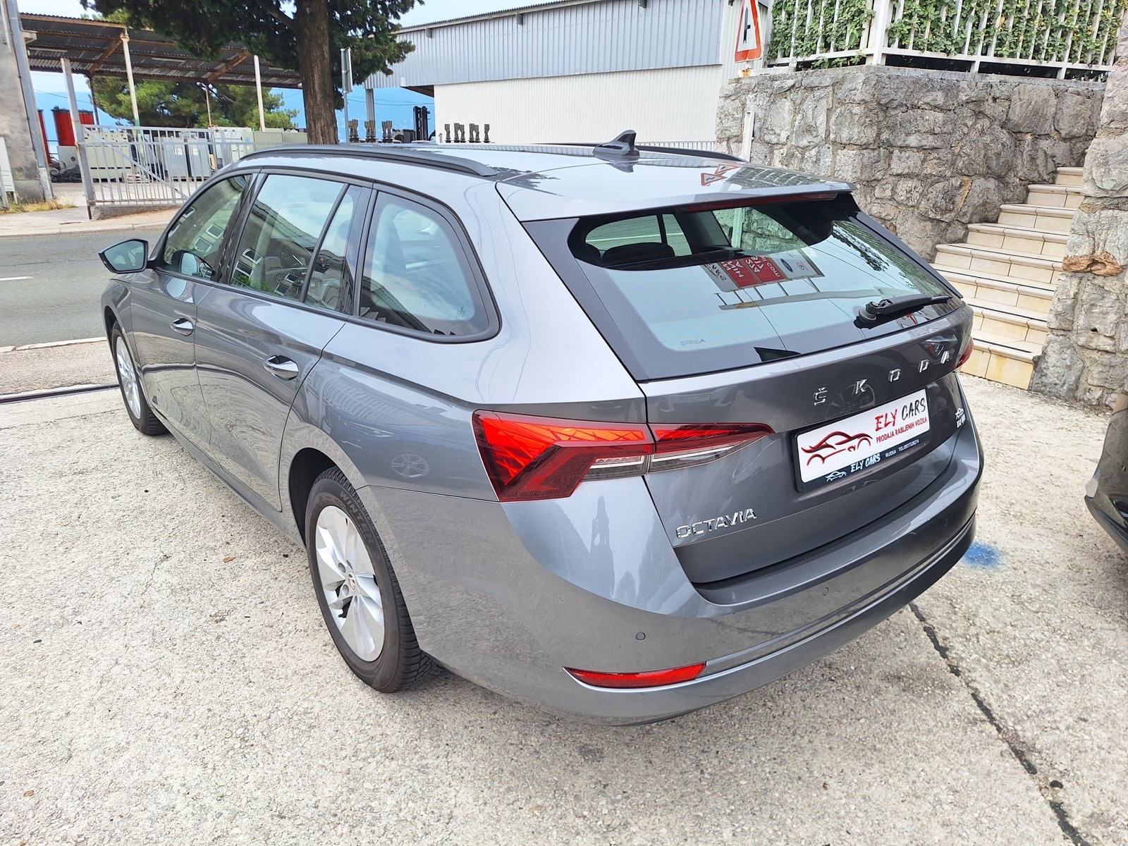 Škoda Octavia 2,0 TDI DSG. automatik NAVI.VIRTUAl, fotografija 5