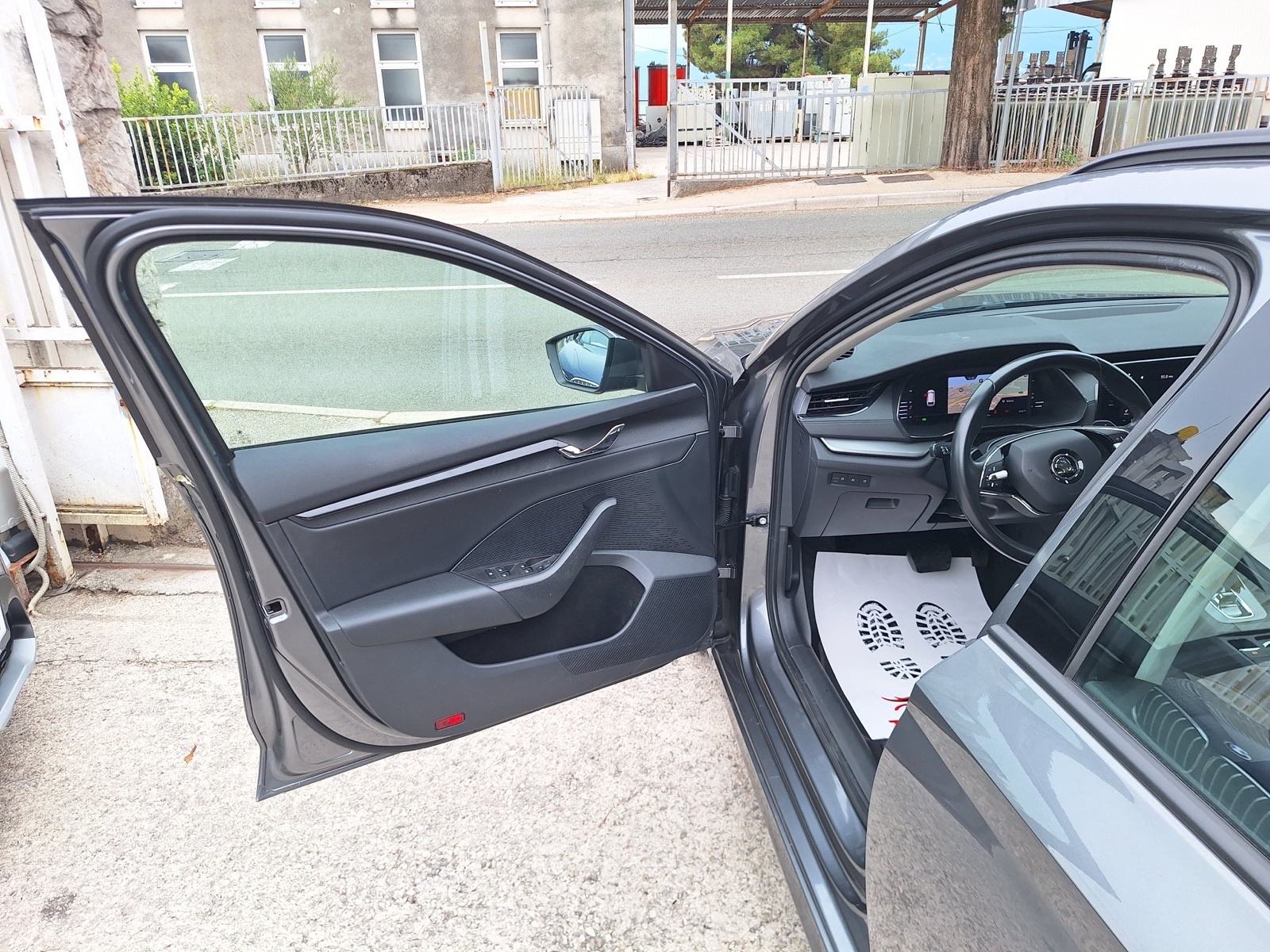 Škoda Octavia 2,0 TDI DSG. automatik NAVI.VIRTUAl, fotografija 10
