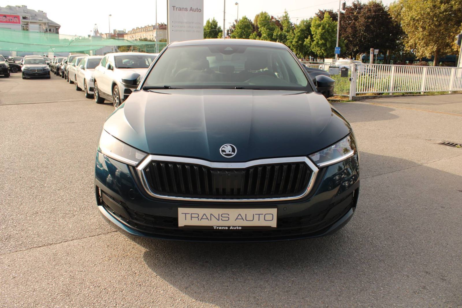 Škoda Octavia 2.0 TDi DSG Bussiness *LED, NAVIGACIJA, KAMERA*, fotografija 2