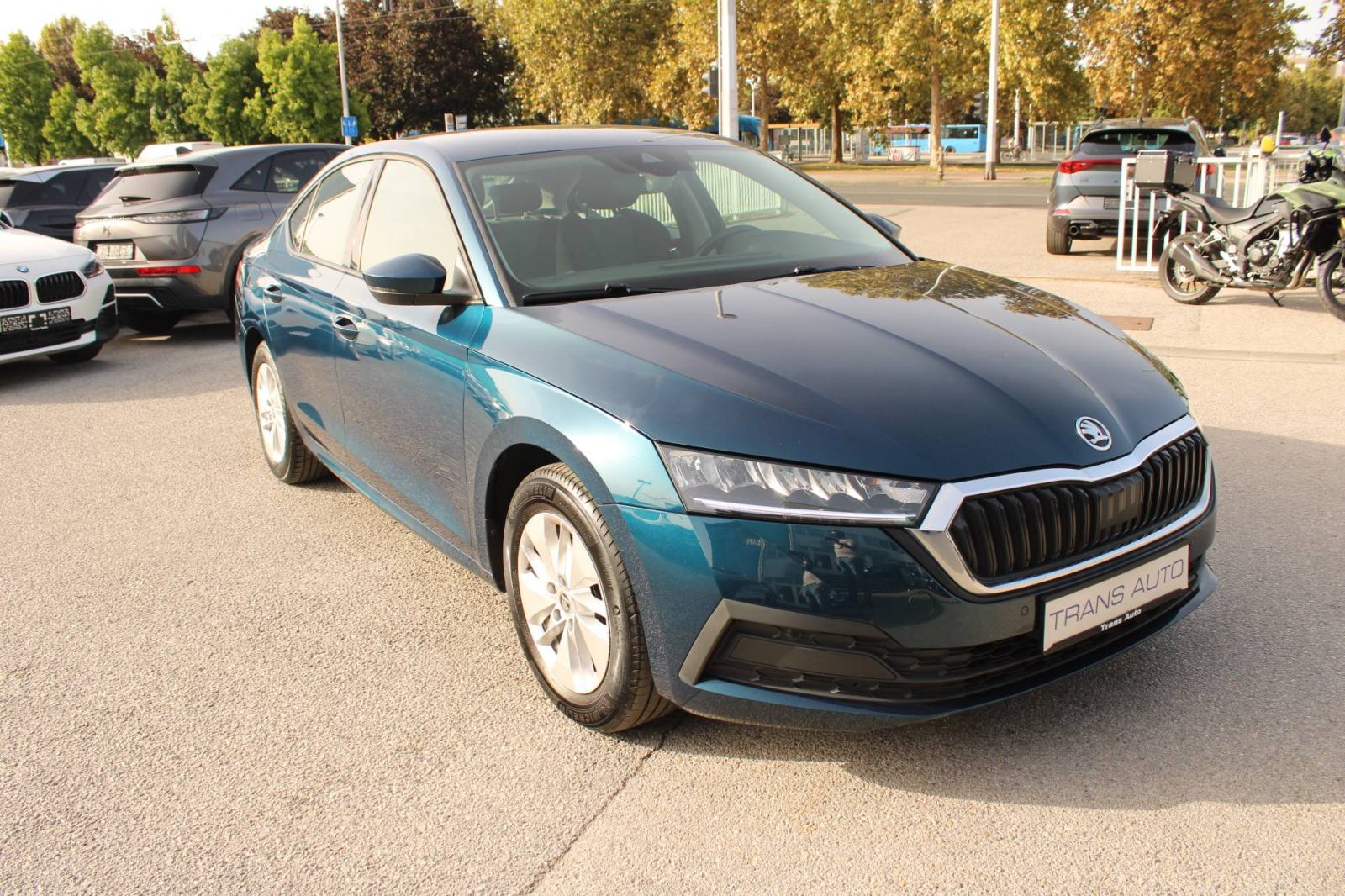 Škoda Octavia 2.0 TDi DSG Bussiness *LED, NAVIGACIJA, KAMERA*, fotografija 3