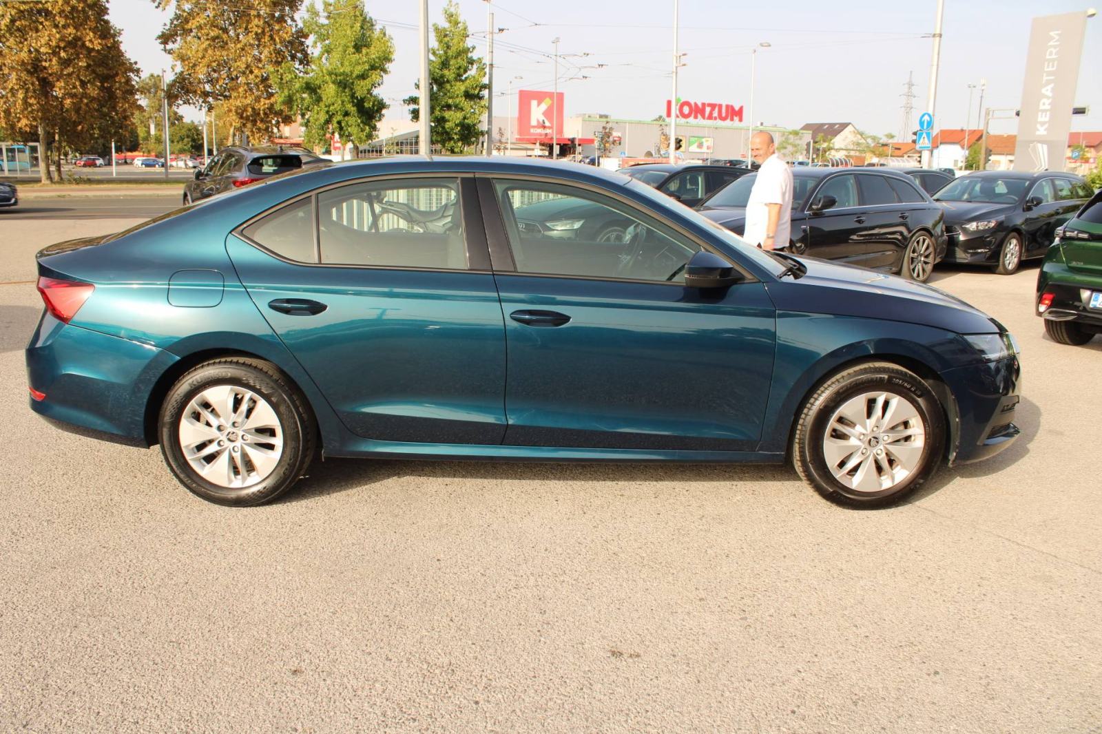Škoda Octavia 2.0 TDi DSG Bussiness *LED, NAVIGACIJA, KAMERA*, fotografija 4