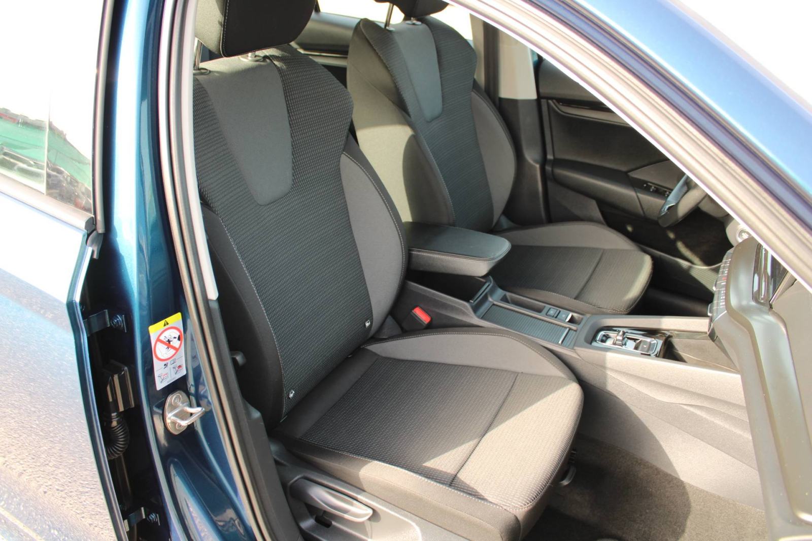Škoda Octavia 2.0 TDi DSG Bussiness *LED, NAVIGACIJA, KAMERA*, fotografija 11