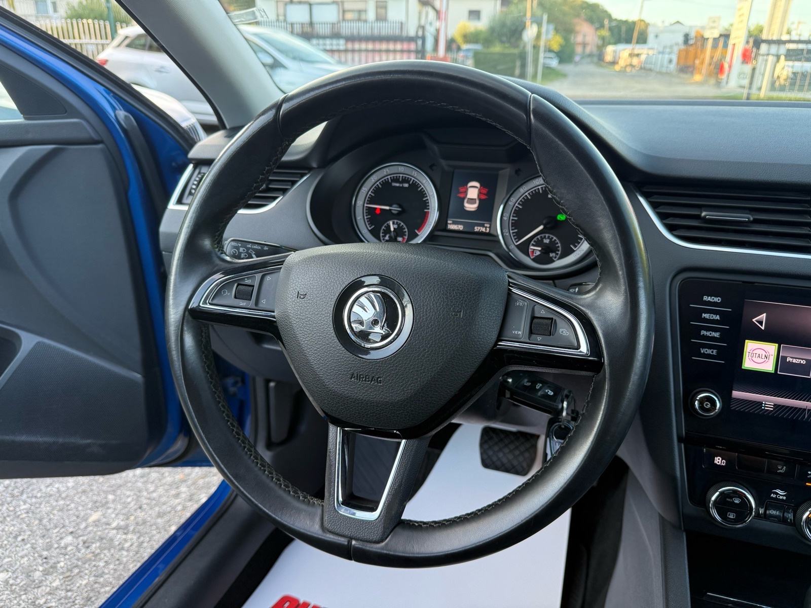 Škoda Octavia 2.0 TDI DSG - HR auto- 1. Vlasnik - 150 KS, fotografija 14