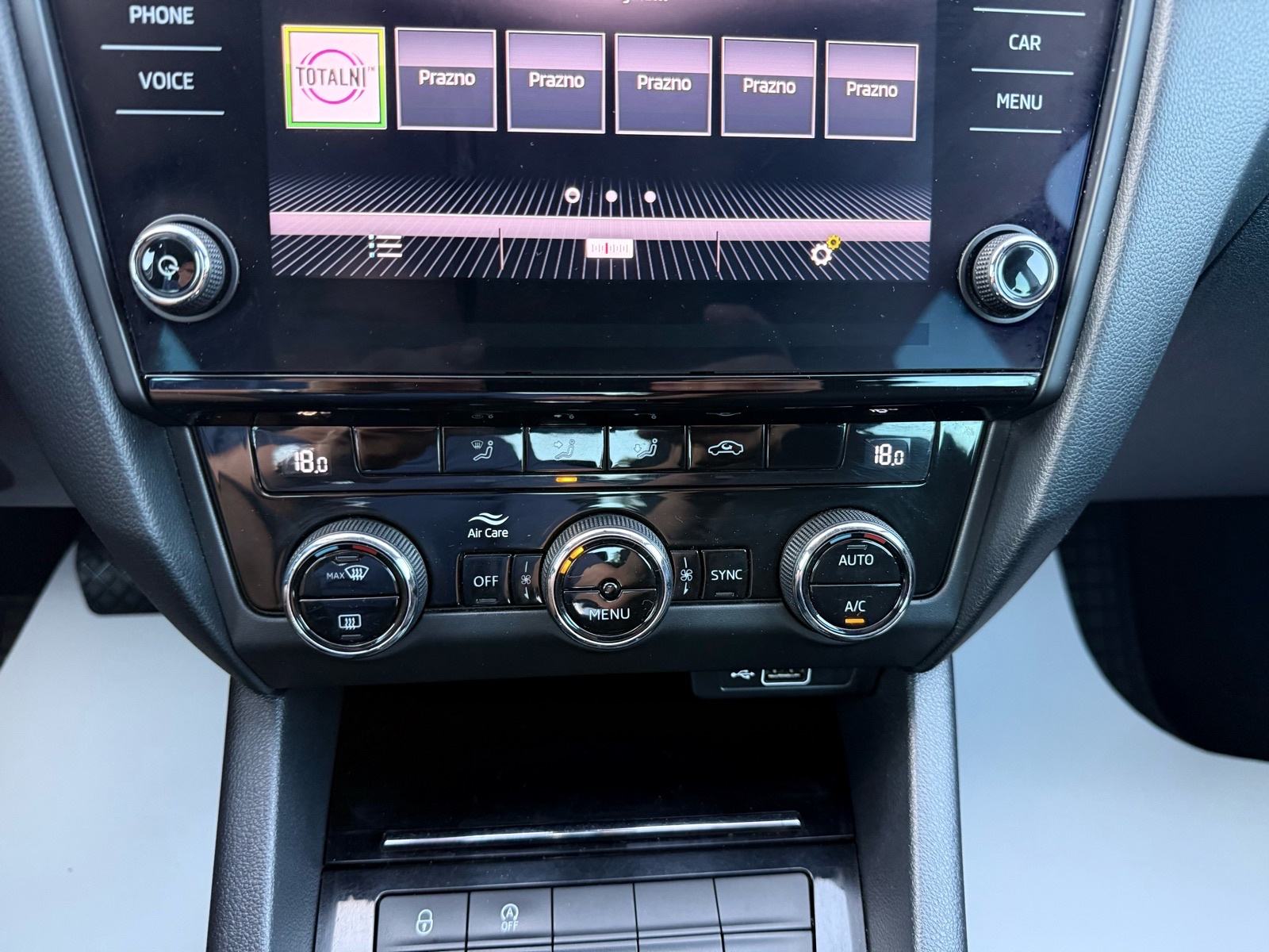 Škoda Octavia 2.0 TDI DSG - HR auto- 1. Vlasnik - 150 KS, fotografija 18