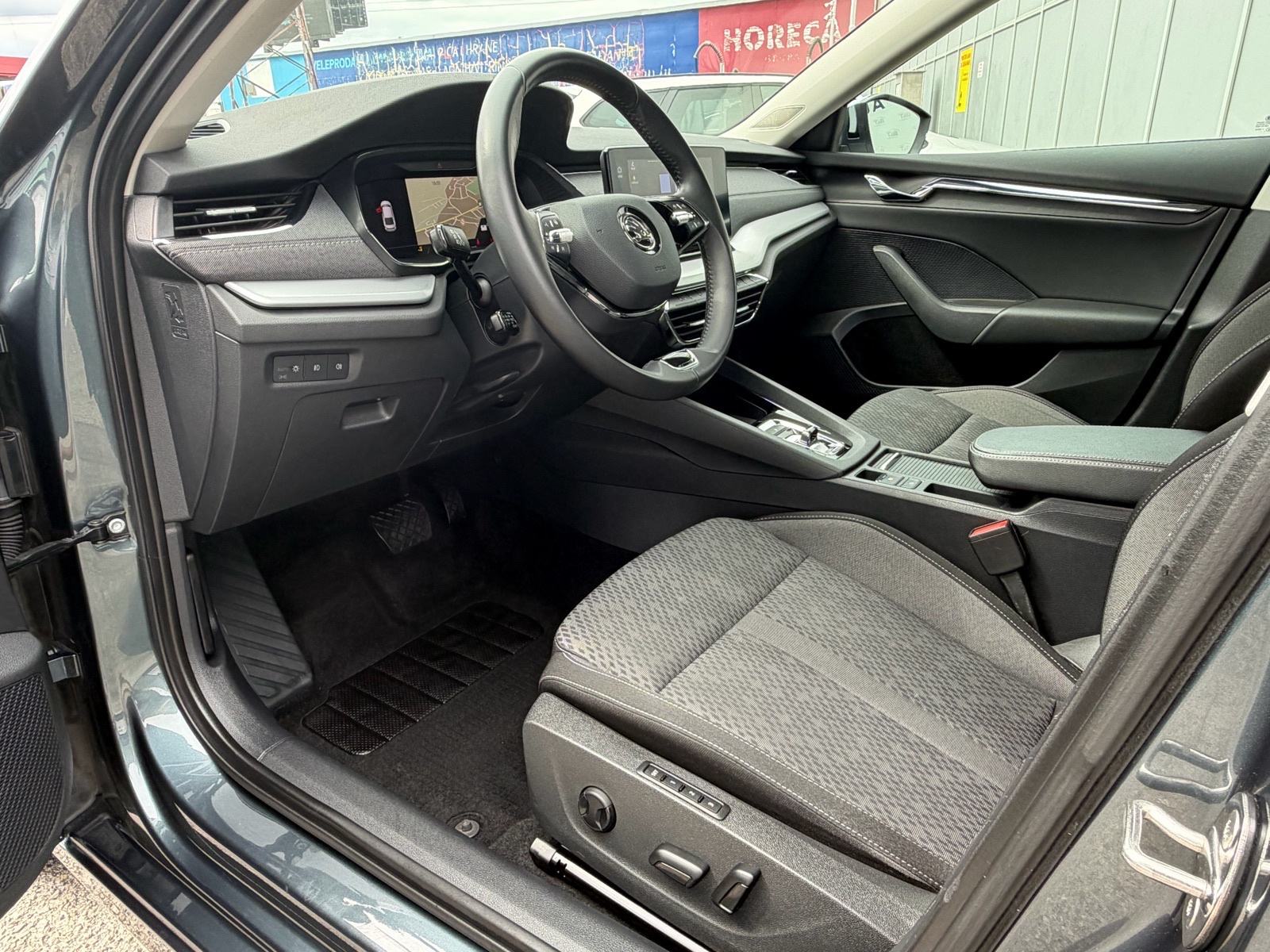 Škoda Octavia 2,0 TDI / DSG / LED /, fotografija 12