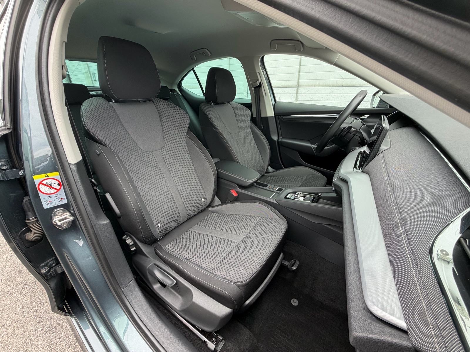 Škoda Octavia 2,0 TDI / DSG / LED /, fotografija 16