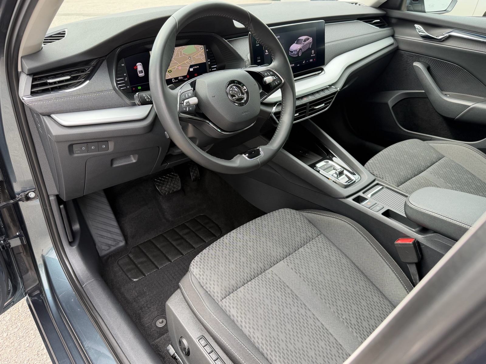 Škoda Octavia 2,0 TDI / DSG / LED /, fotografija 17