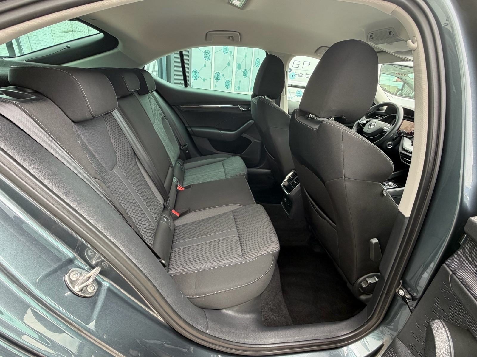 Škoda Octavia 2,0 TDI / DSG / LED /, fotografija 19