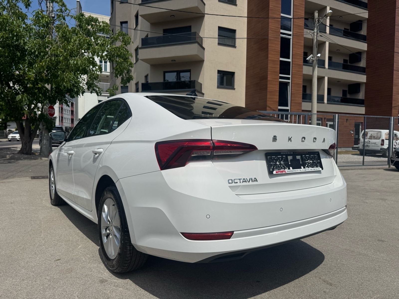 Škoda Octavia 2,0 TDI DSG**VISE KOMADA**AKCIJA**, fotografija 7