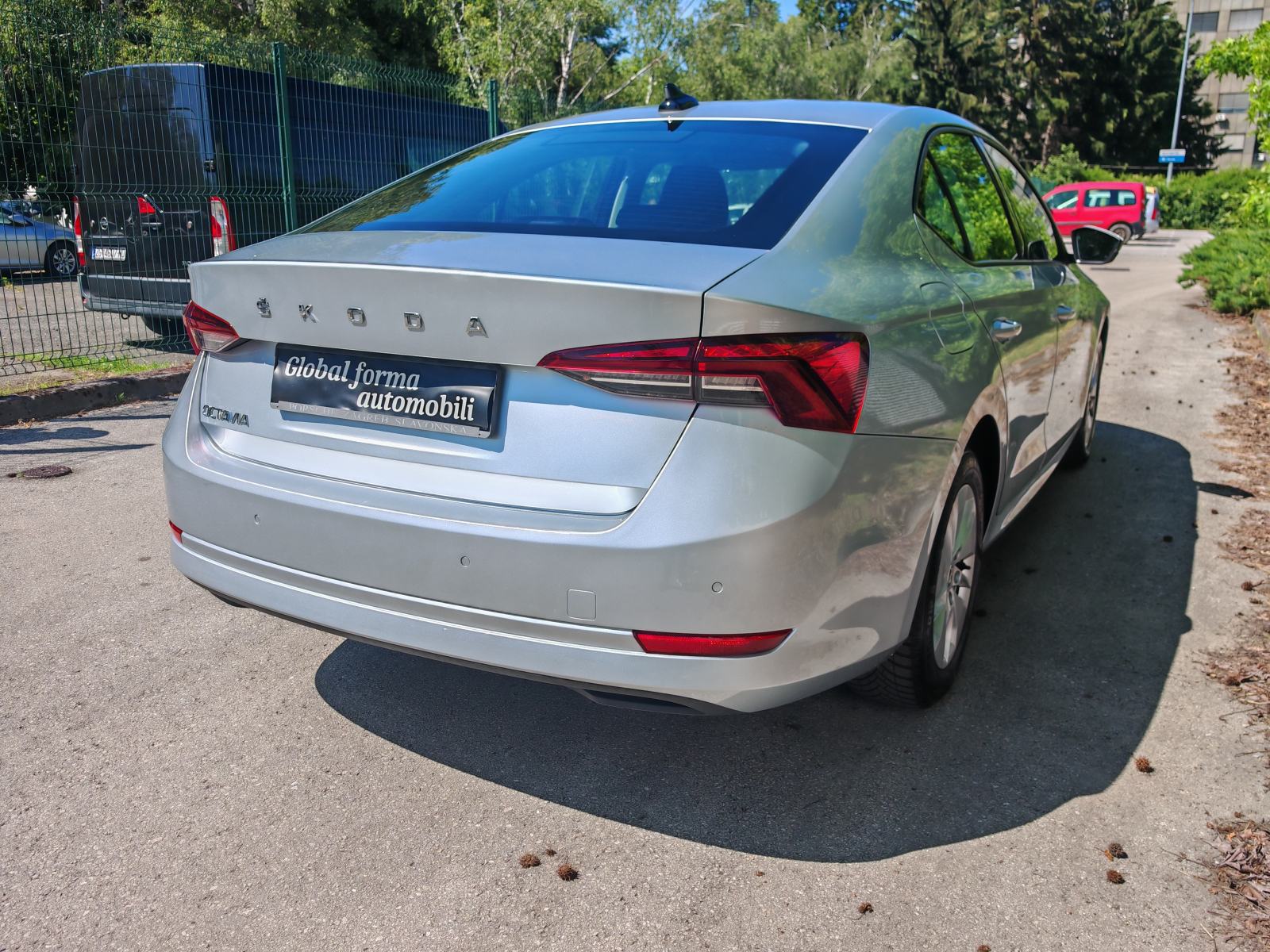 Škoda Octavia 2,0 TDI DSG - NIJE IZ UVOZA - u sustavu PDV-a- JAMSTVO, fotografija 5