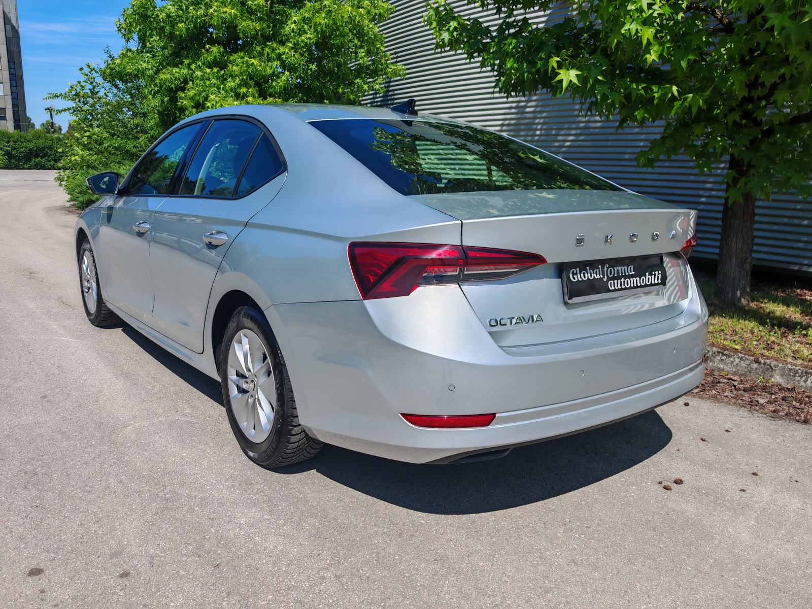 Škoda Octavia 2,0 TDI DSG - NIJE IZ UVOZA - u sustavu PDV-a- JAMSTVO, fotografija 7