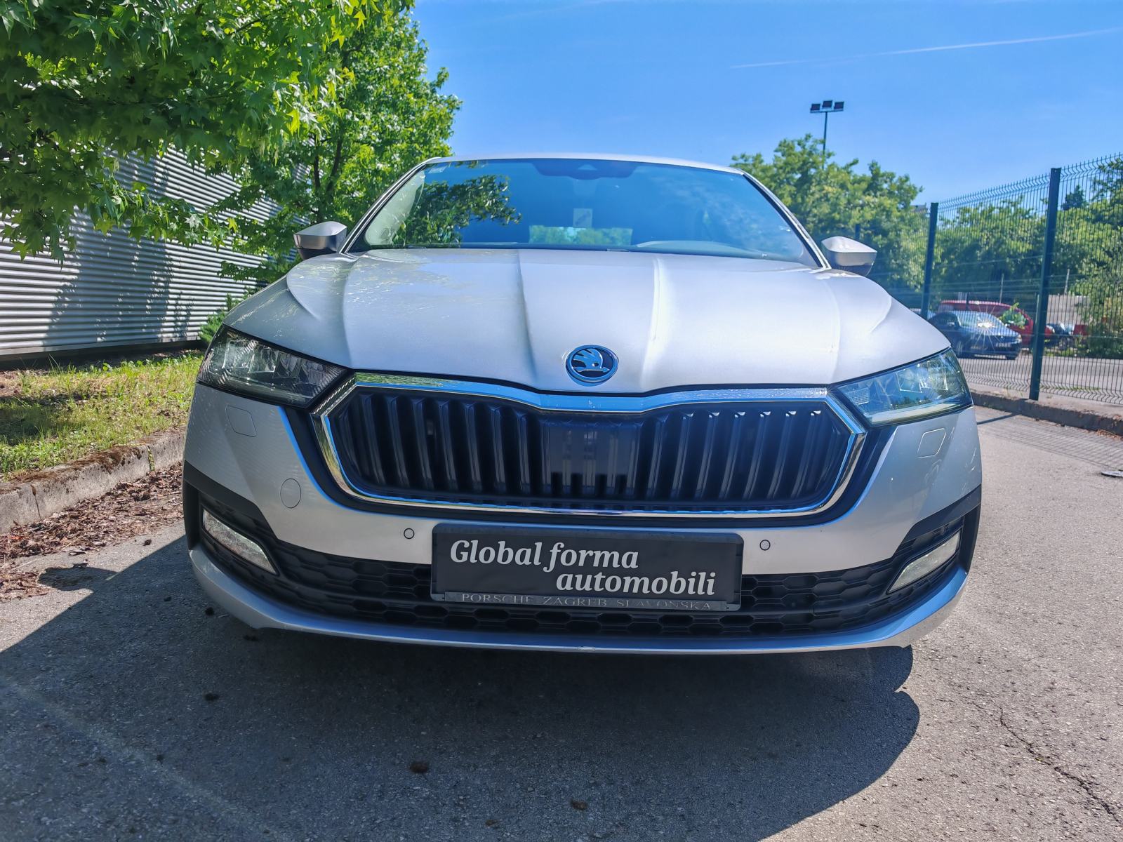 Škoda Octavia 2,0 TDI DSG - NIJE IZ UVOZA - u sustavu PDV-a- JAMSTVO, fotografija 3