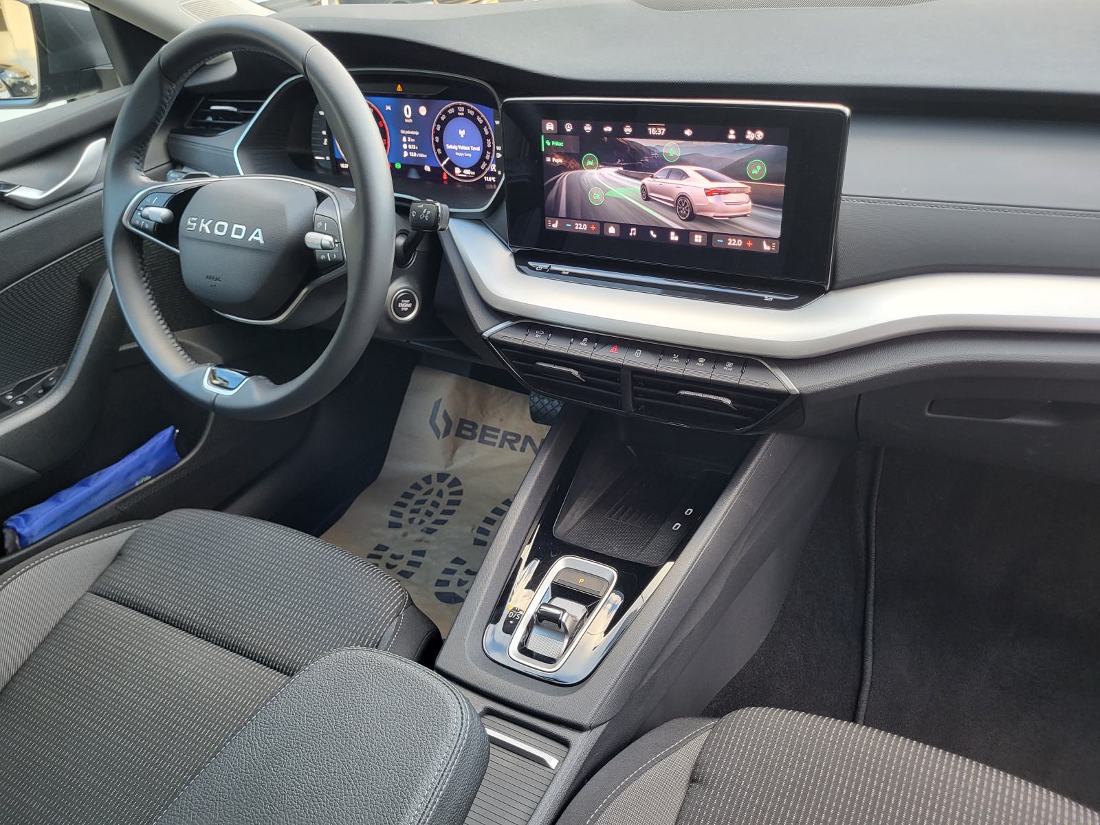 ŠKODA OCTAVIA 2.0 TDI DSG PDV JAMSTVO KERAMIKA FULL KASKO REG 07/27, fotografija 2