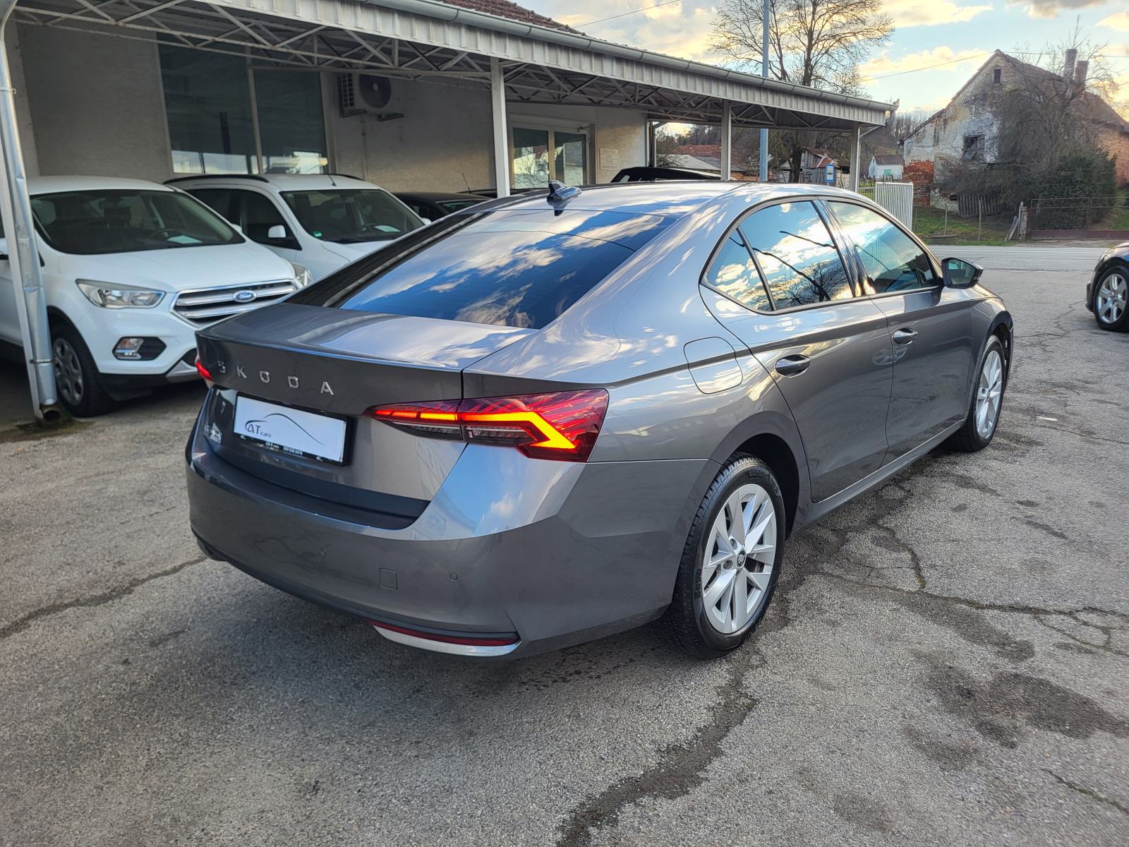 ŠKODA OCTAVIA 2.0 TDI DSG PDV JAMSTVO KERAMIKA FULL KASKO REG 07/27, fotografija 8