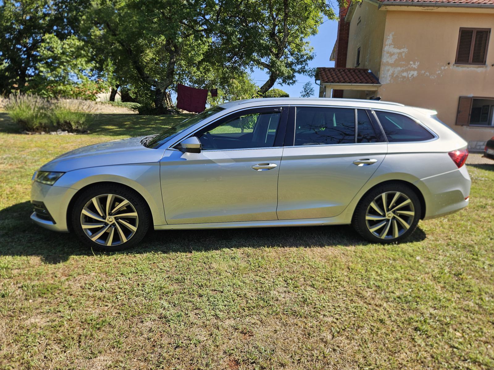 Škoda Octavia 2.0 TDI DSG, fotografija 3
