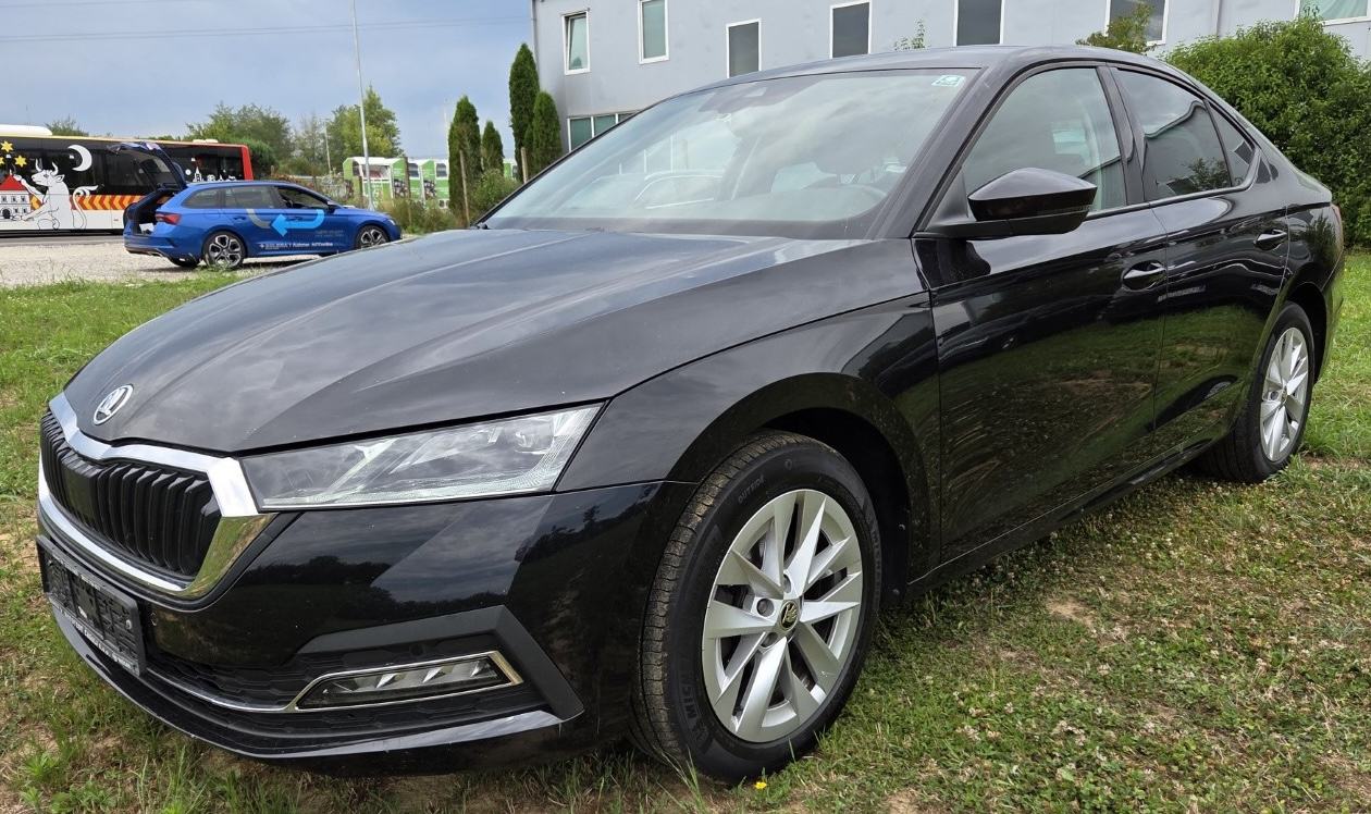 Škoda Octavia 2,0 TDI DSG STYLE 150 KS NIJE UVOZ, fotografija 12