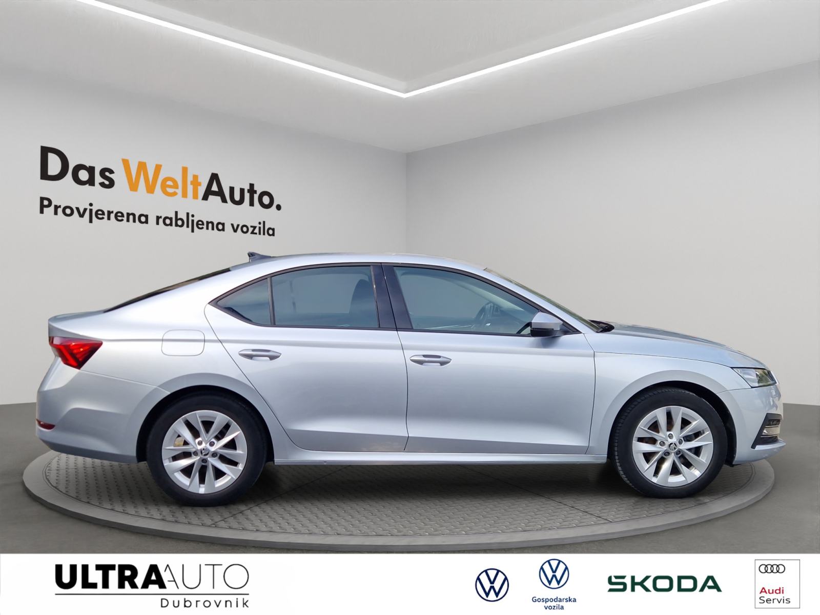 Škoda Octavia 2,0 TDI DSG Style, fotografija 6