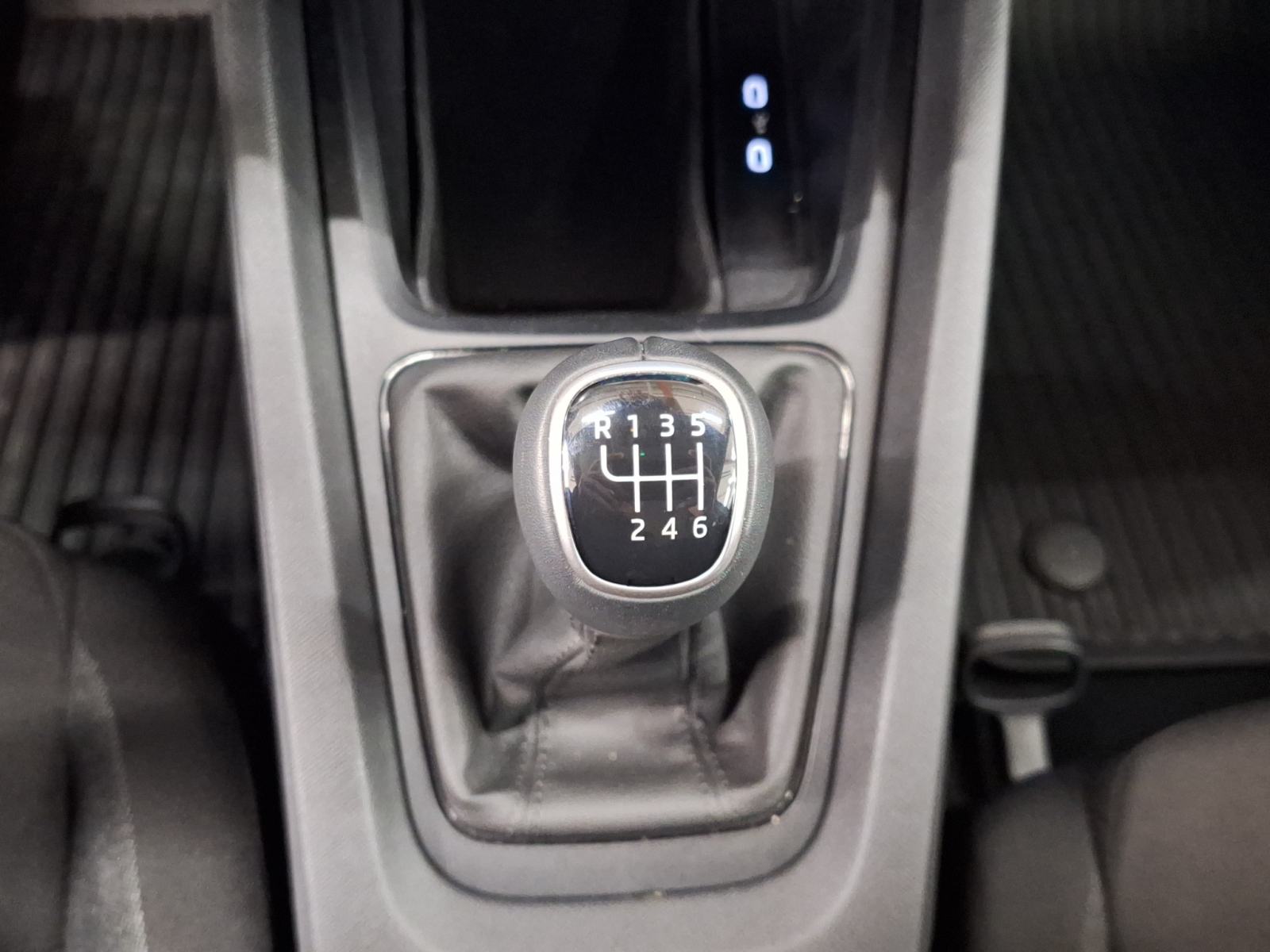 Škoda Octavia 2.0 TDI Essence, fotografija 14