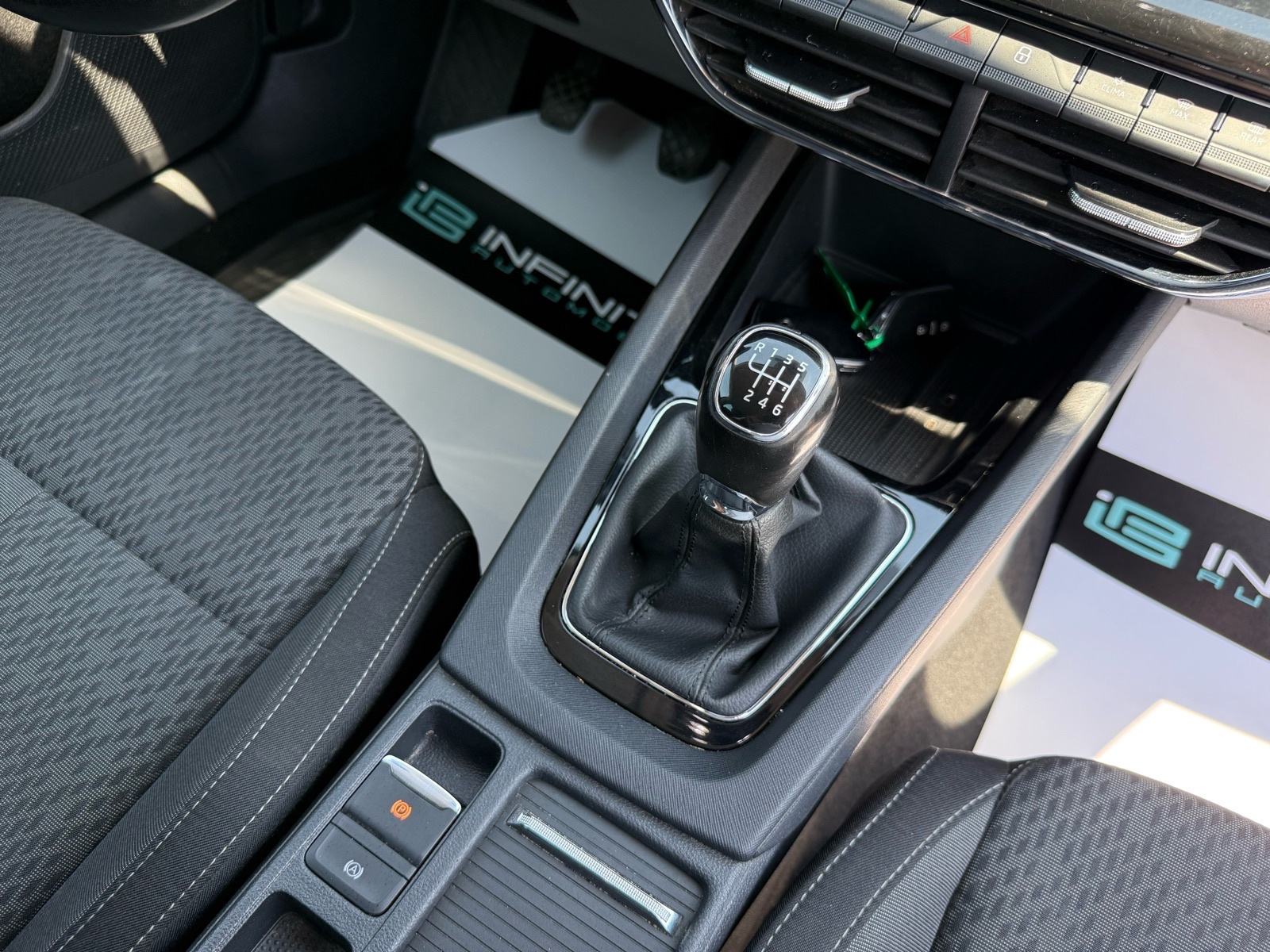 Škoda Octavia 2,0 TDI LEASING BEZ UČEŠĆA, VIRT, NAV, KLIMA3ZONE, KAM, fotografija 17