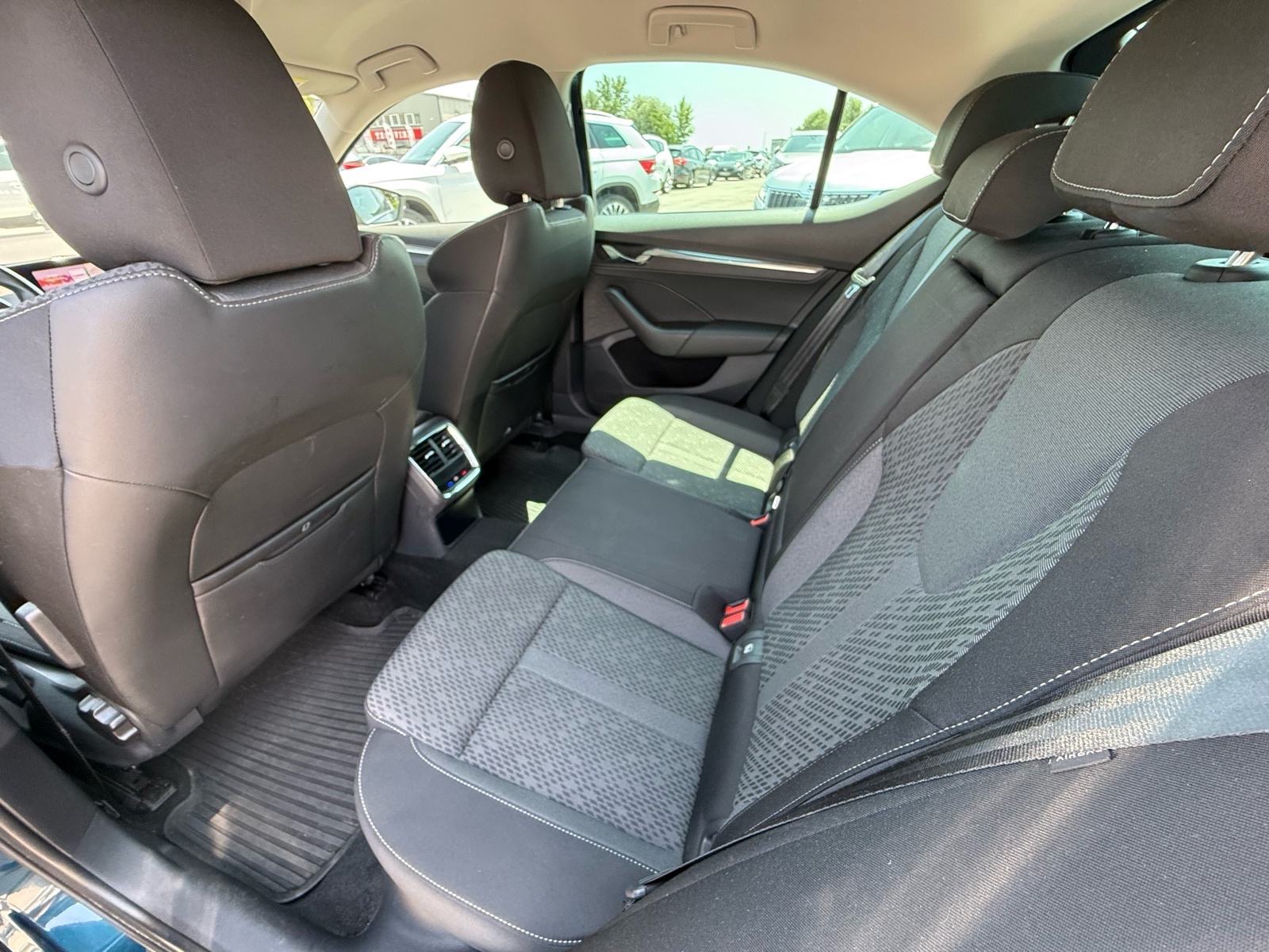 Škoda Octavia 2,0 TDI LEASING BEZ UČEŠĆA, VIRT, NAV, KLIMA3ZONE, KAM, fotografija 19