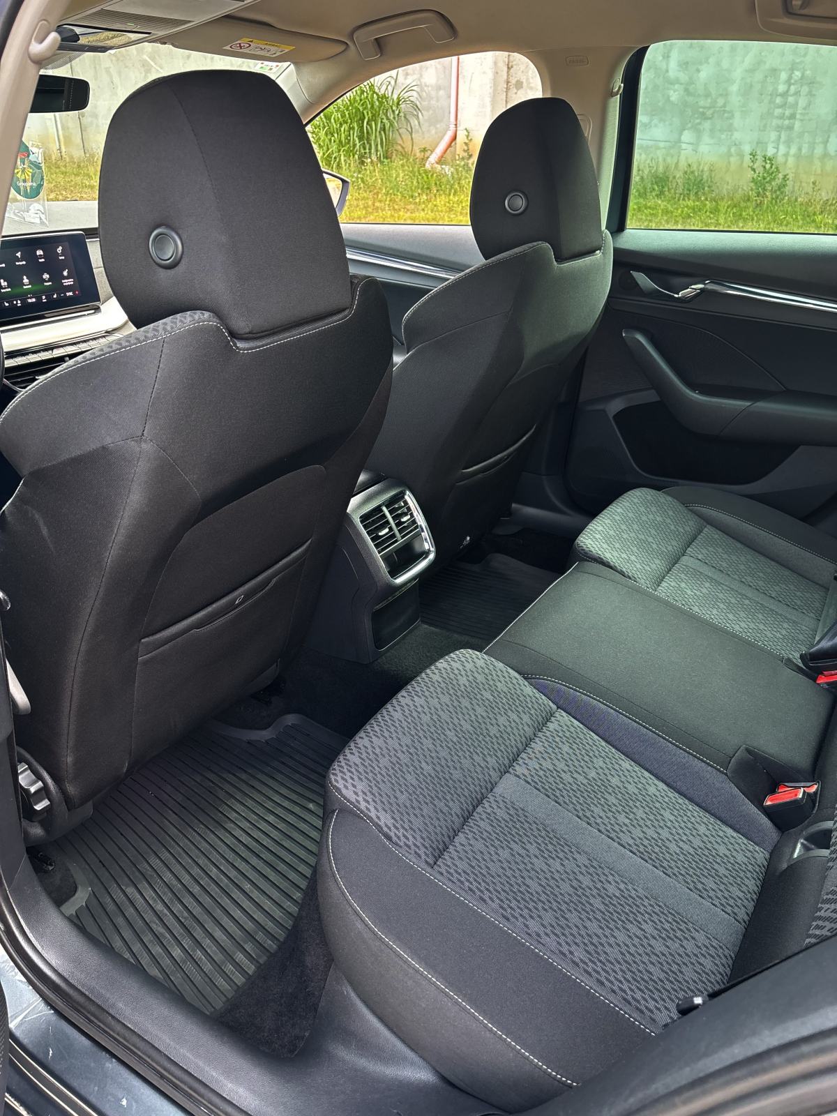 Škoda Octavia 2.0 TDI ~REG.GOD.DANA ~NOVE GUME~ HR VOZILO, fotografija 16