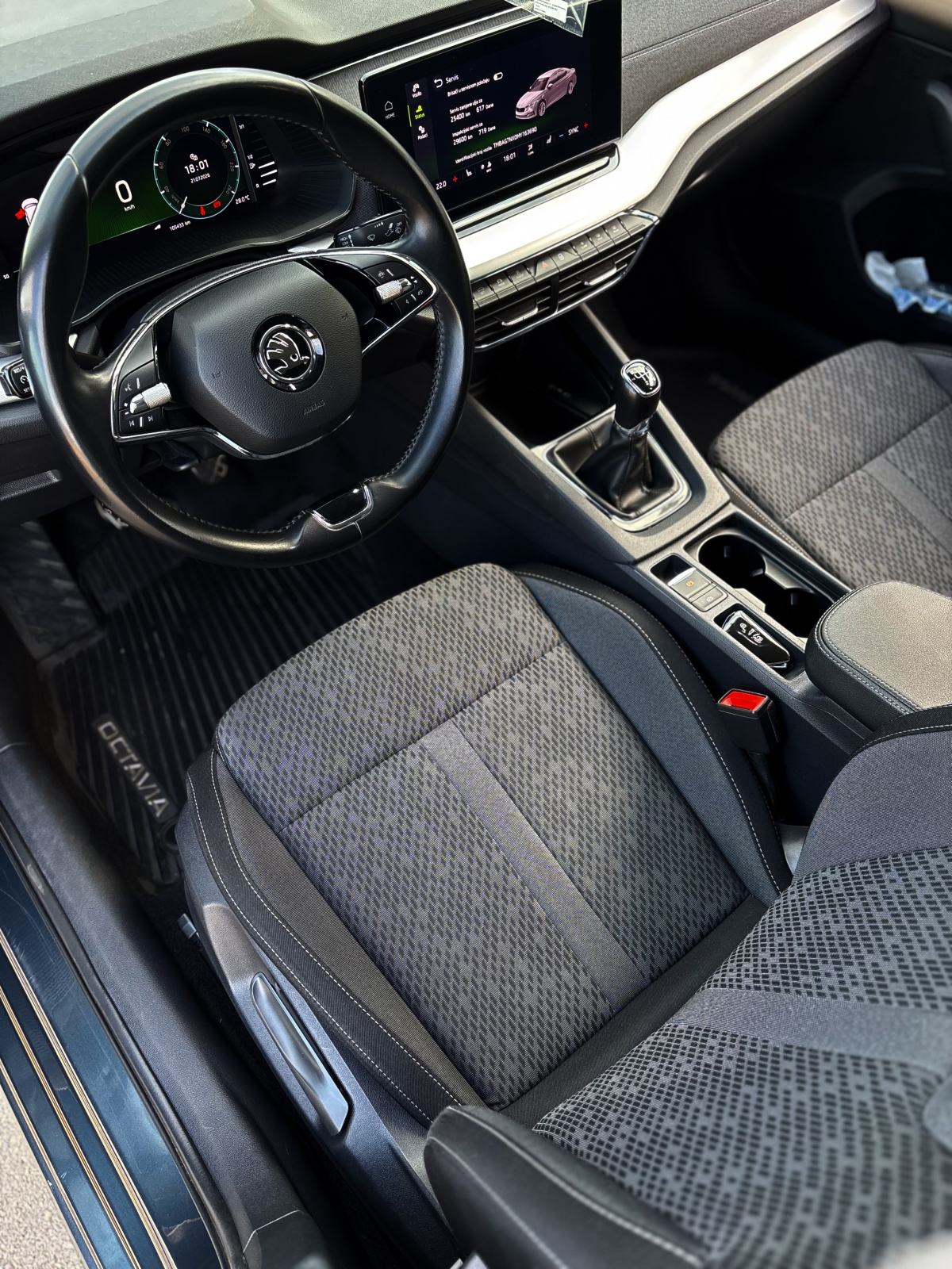 Škoda Octavia 2.0 TDI ~REG.GOD.DANA ~NOVE GUME~ HR VOZILO, fotografija 10