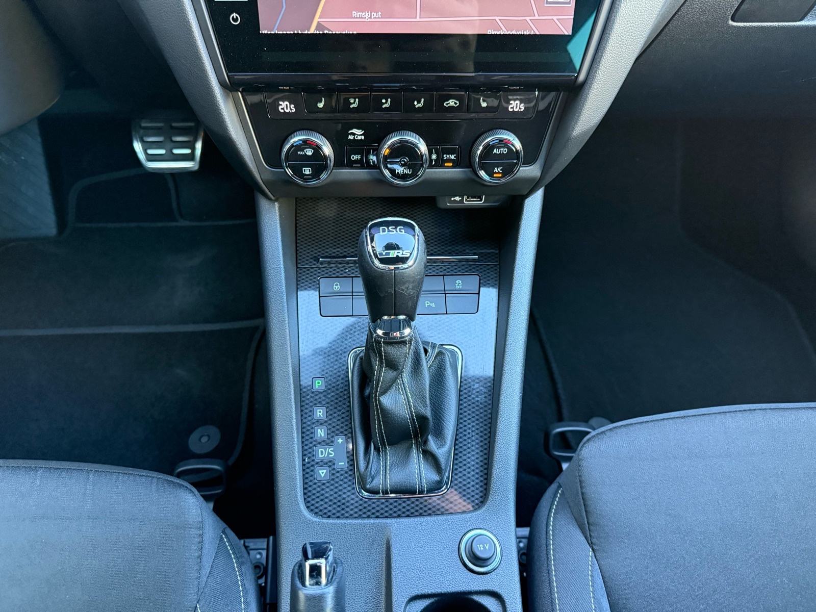 Škoda Octavia 2.0 TDI RS DSG °VELIKA NAVI°KAMERA°MRTVI KUT°REG:2/2027°, fotografija 15