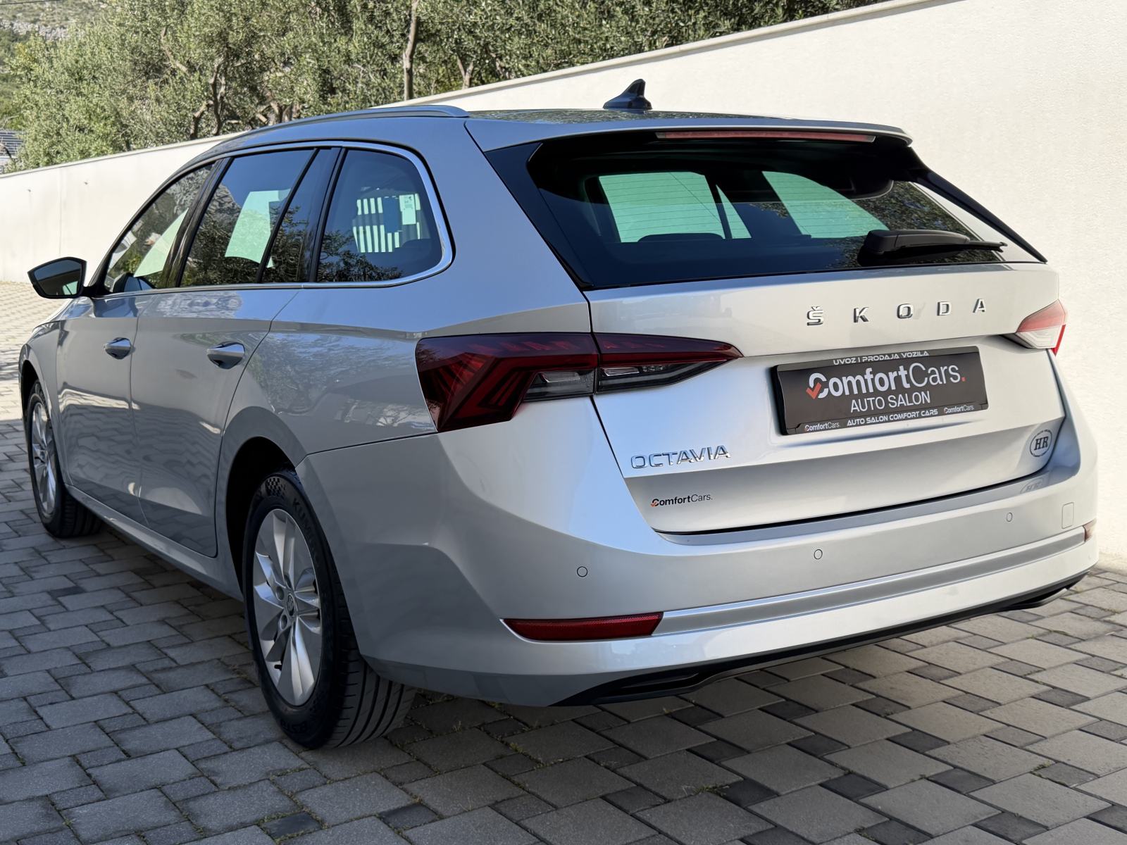 Škoda Octavia 2,0 TDI~Automatik~Navi~Virtual~Servisna~Jamstvo, fotografija 5