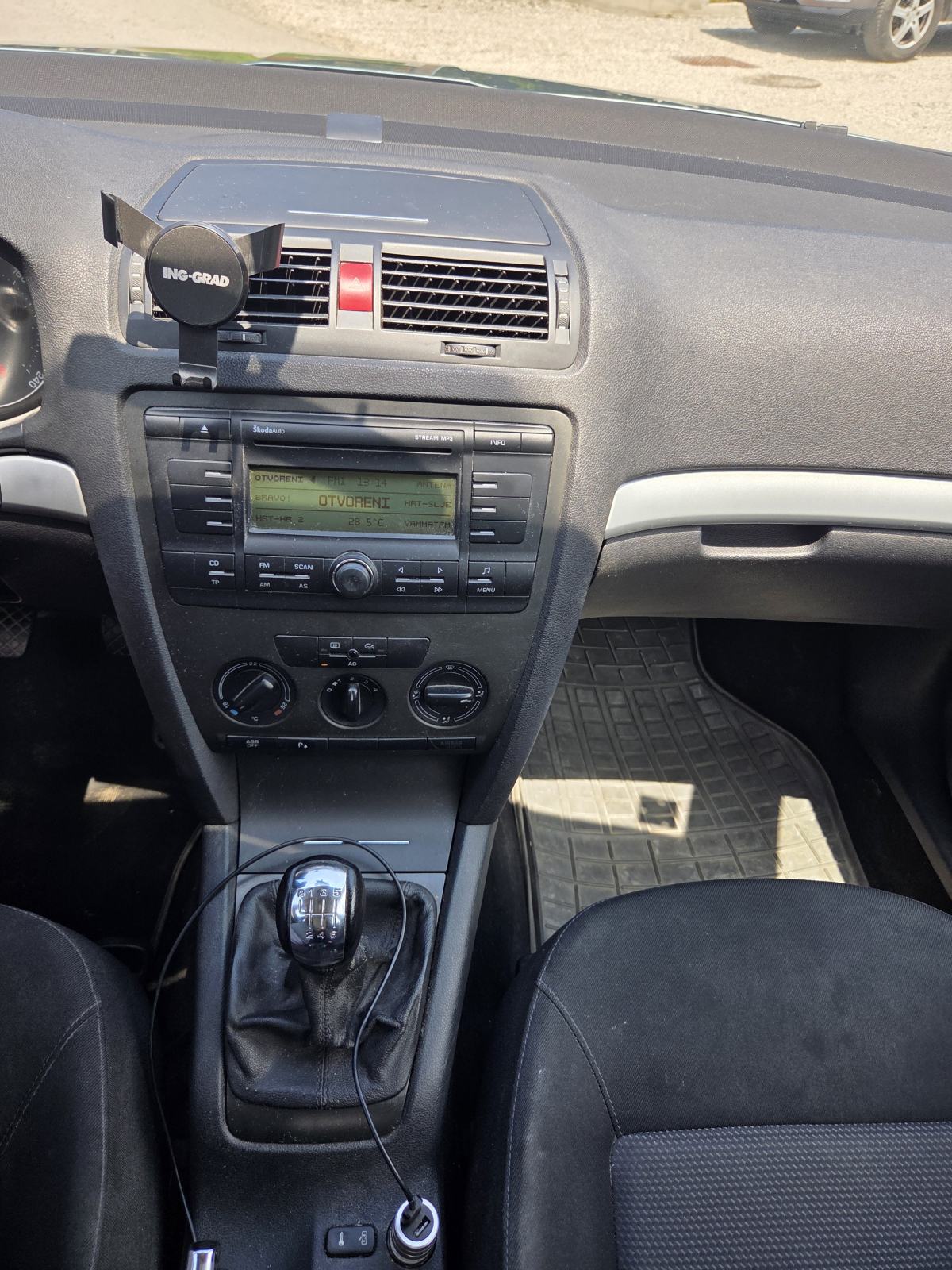 Škoda Octavia 2,0 TDI, fotografija 6