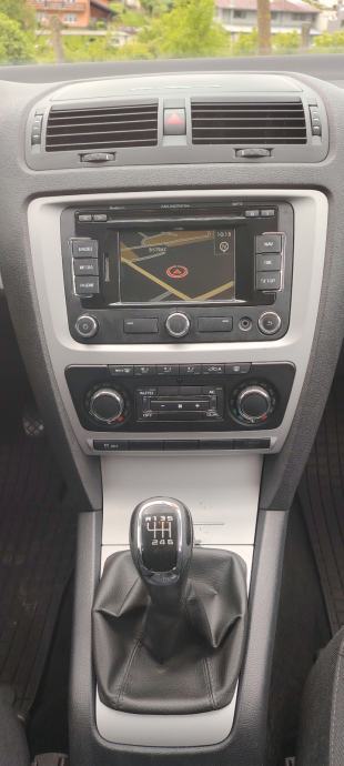 Škoda Octavia 2,0 TDI, fotografija 8