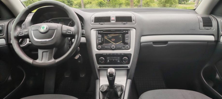 Škoda Octavia 2,0 TDI, fotografija 6
