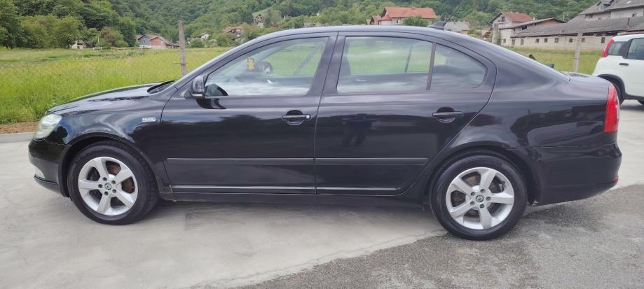 Škoda Octavia 2,0 TDI, fotografija 12