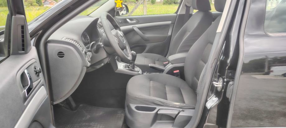 Škoda Octavia 2,0 TDI, fotografija 9
