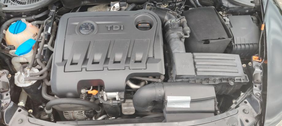 Škoda Octavia 2,0 TDI, fotografija 16