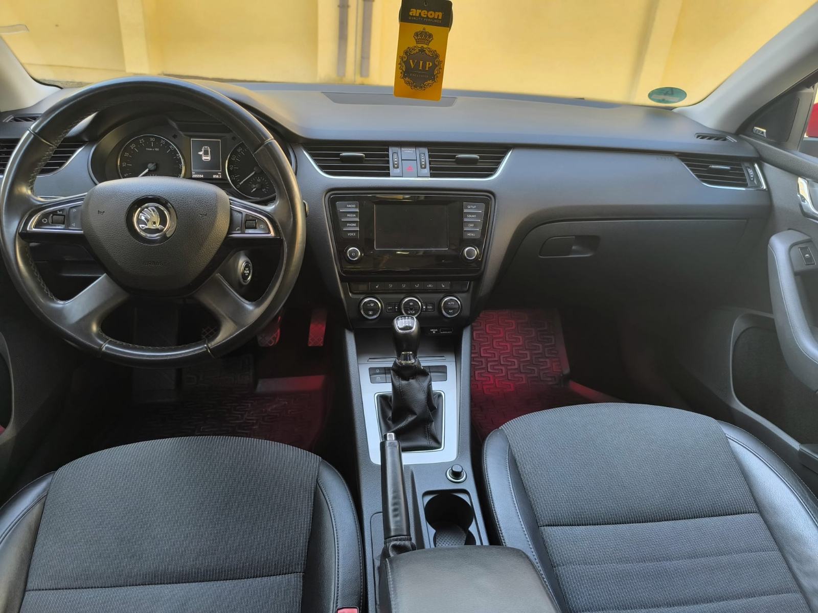 Škoda Octavia 2,0 TDI, fotografija 8