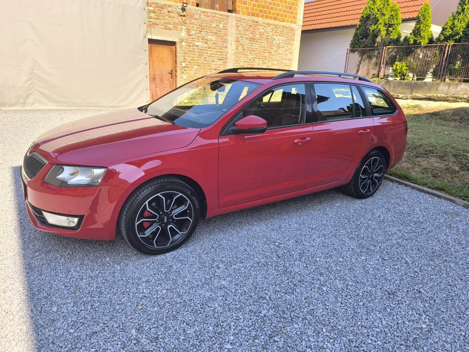 Škoda Octavia 2,0 TDI, fotografija 1