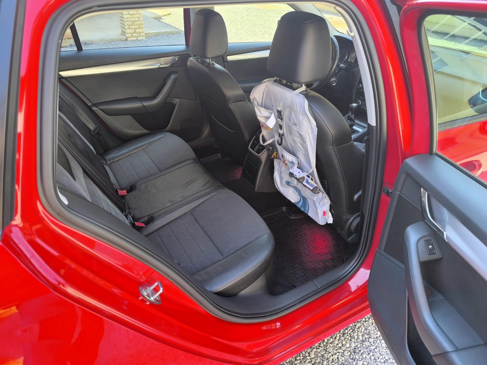 Škoda Octavia 2,0 TDI, fotografija 12