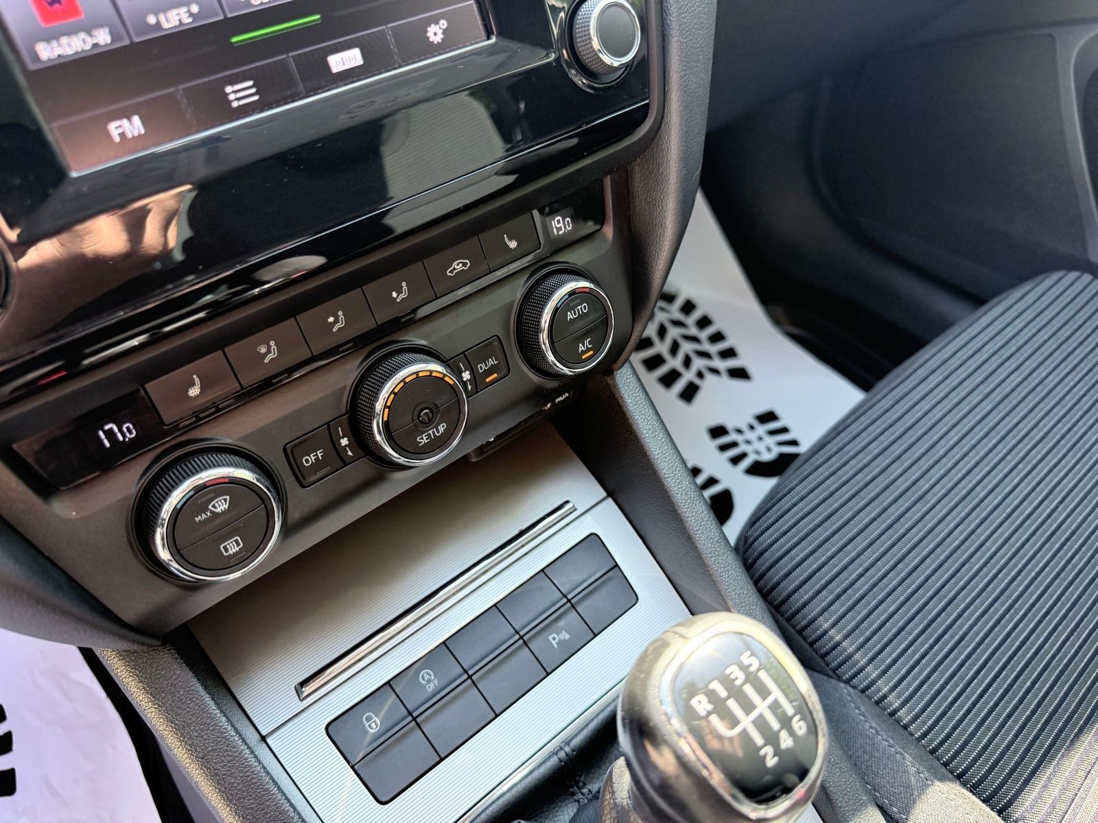 Škoda Octavia 2,0 TDI, fotografija 15