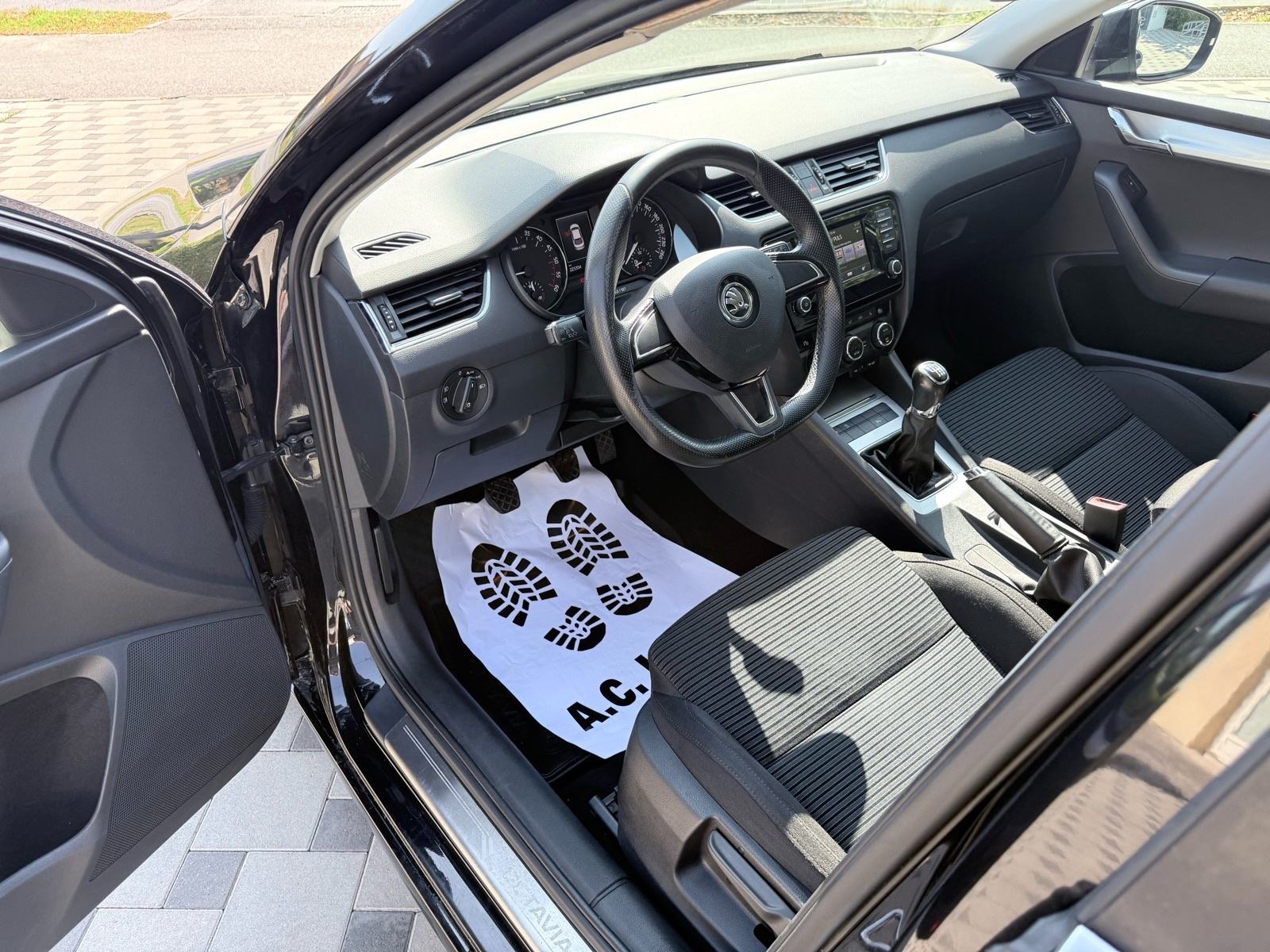 Škoda Octavia 2,0 TDI, fotografija 13
